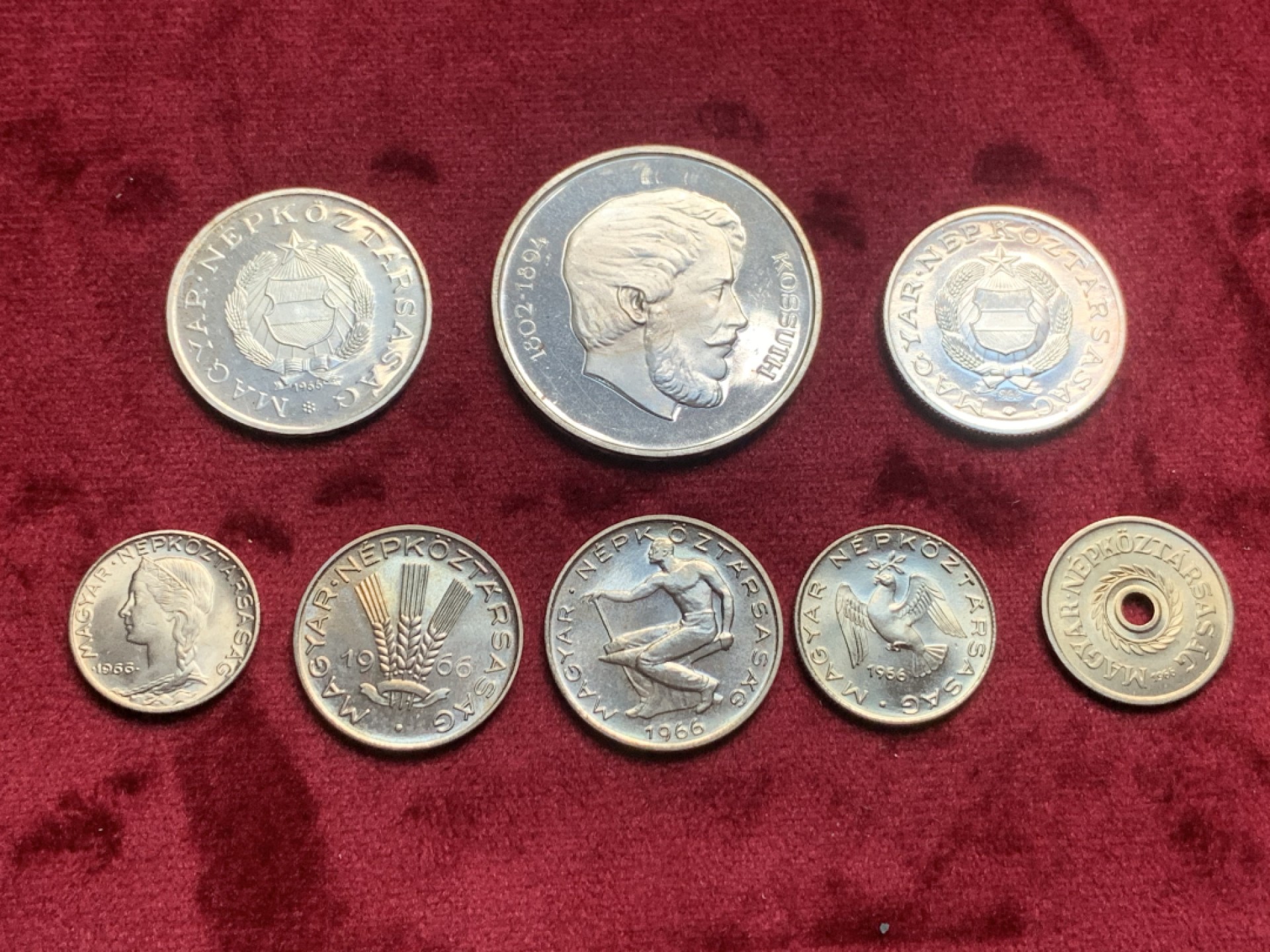 《竞宝斋》第63场-本周日 （全场不限金额包邮） 匈牙利1966年精制套币proof set特殊版别特殊材质