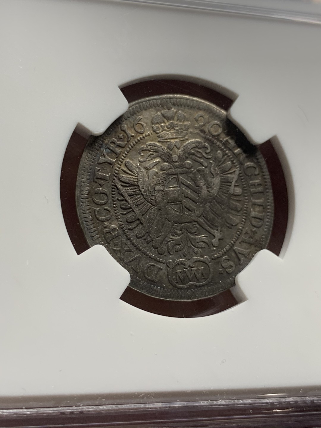 《竞宝斋》第63场-本周日 （全场不限金额包邮） NGC-XF 神罗奥地利 1690年 利奥波得一世 6K 银币 我看是能给分的 但是给了包浆太后环境污染