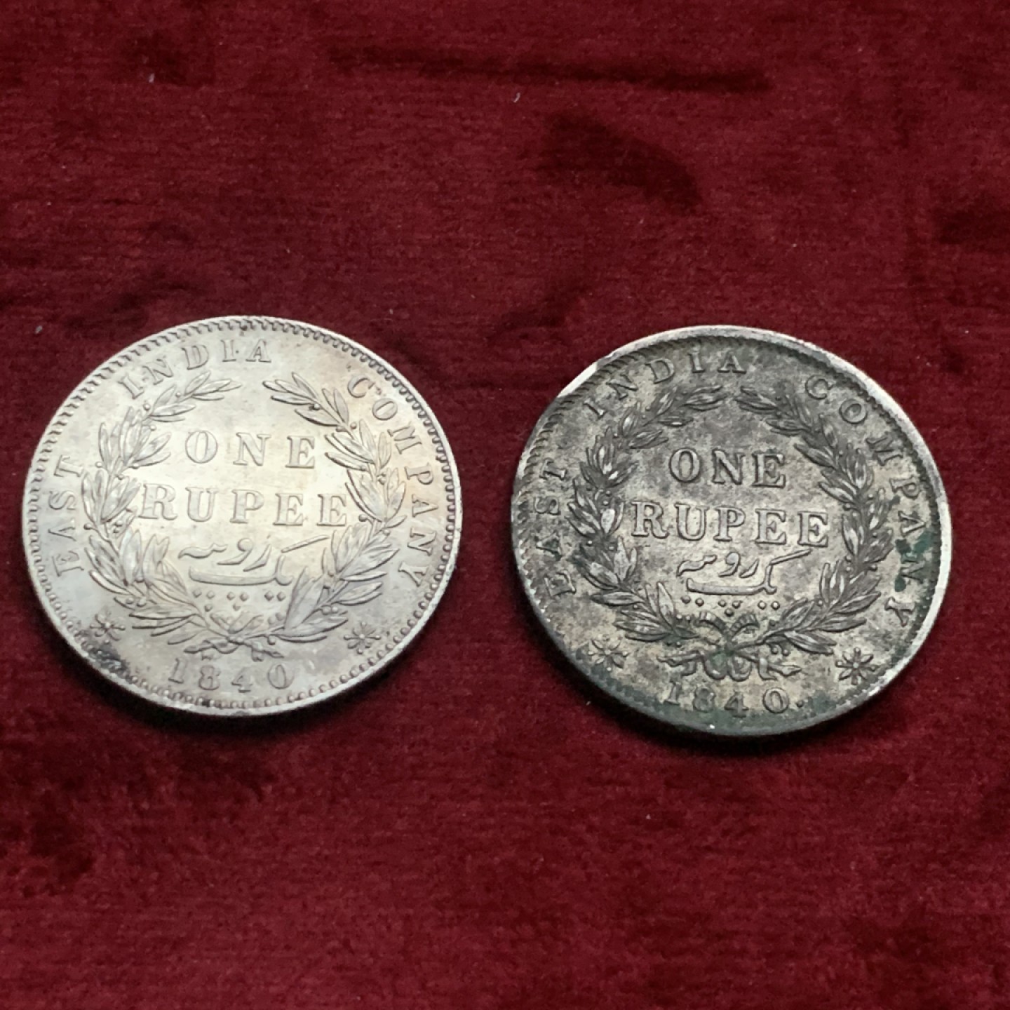 《竞宝斋》第63场-本周日 （全场不限金额包邮） 英属东印度公司1840年维多利亚单辫，双辫1卢比一对，都是au品相，发丝都好，双辫带光。