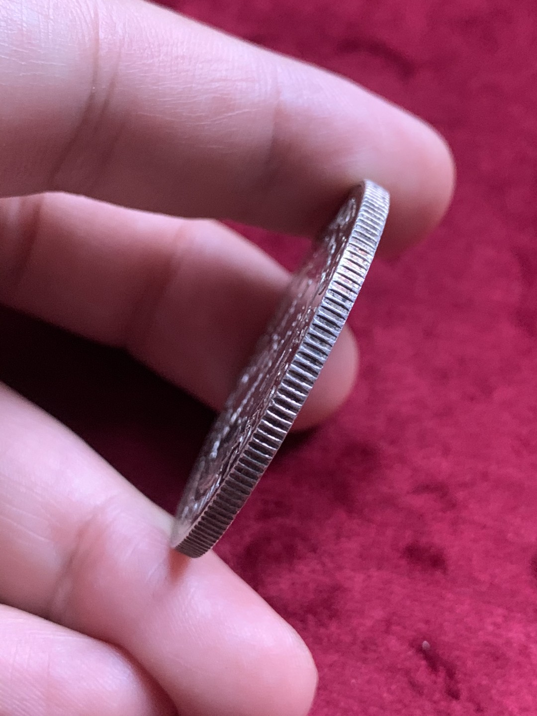 《竞宝斋》第63场-本周日 （全场不限金额包邮） 法属印支1913年全脸坐洋一元银币UNC  淡彩，有轻微清洗痕迹