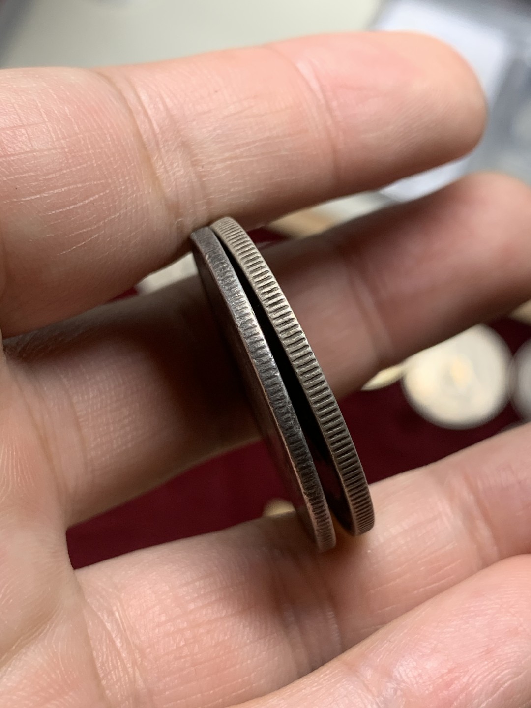 《竞宝斋》第63场-本周日 （全场不限金额包邮） 青年维多利亚、早期高银版乔治五世半克朗一对，流通好品。