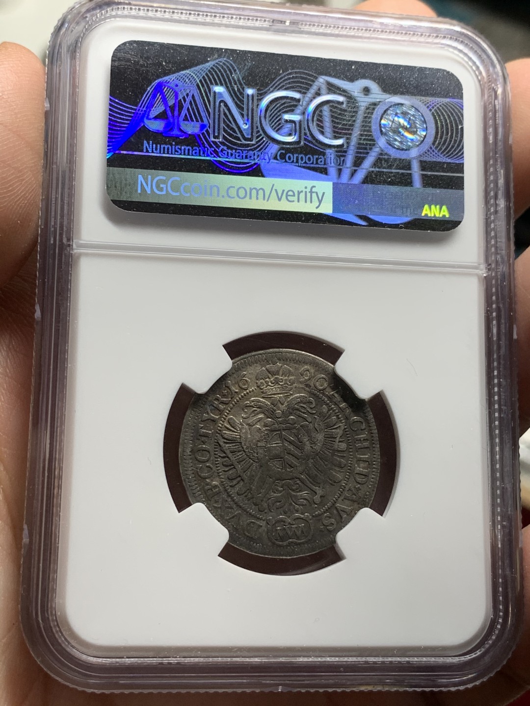 《竞宝斋》第63场-本周日 （全场不限金额包邮） NGC-XF 神罗奥地利 1690年 利奥波得一世 6K 银币 我看是能给分的 但是给了包浆太后环境污染