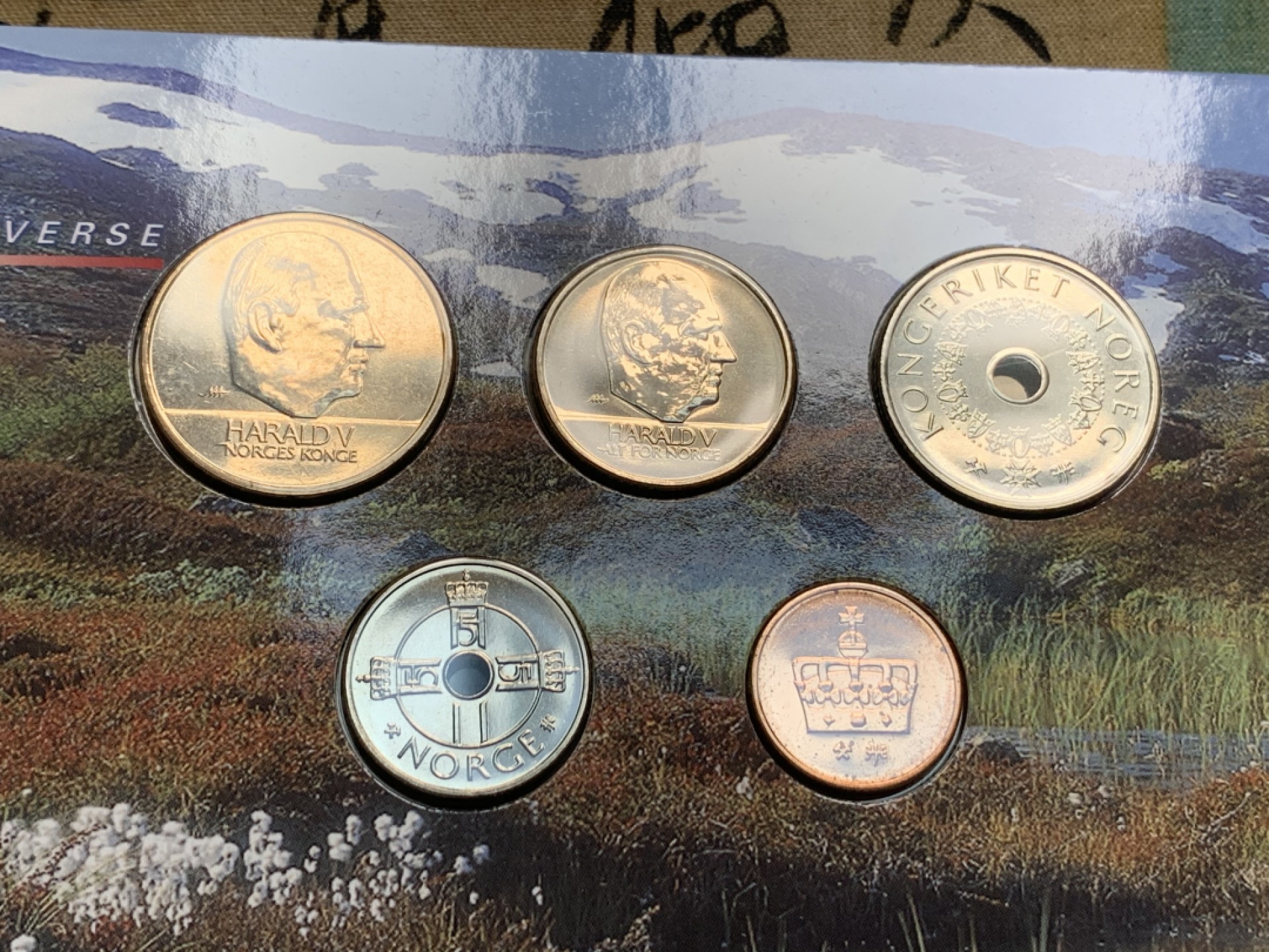 《竞宝斋》第63场-本周日 （全场不限金额包邮） 卡装 挪威 2001年 五枚套 套币