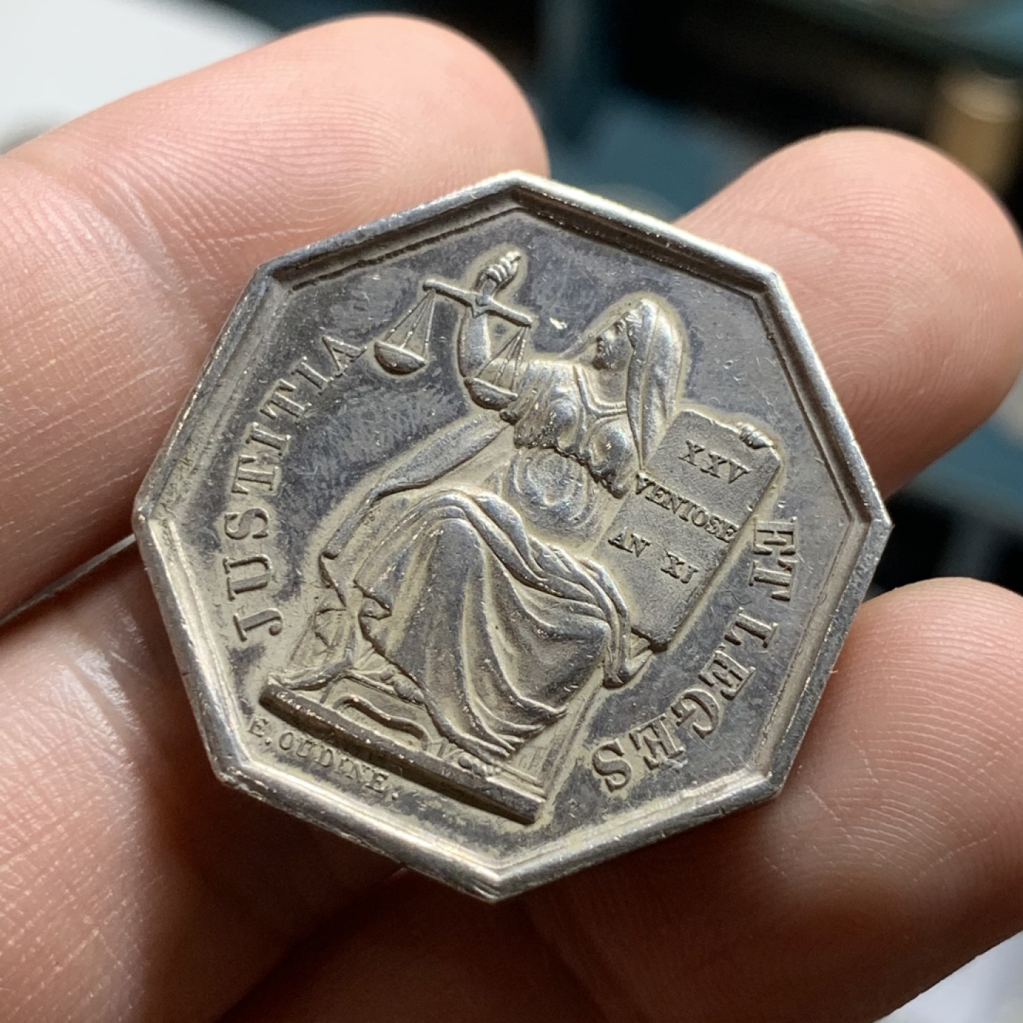 《竞宝斋》第63场-本周日 （全场不限金额包邮） 法国1880-1901年间图尔斯公证人八角银章  31mm，11.9克，Aregnt边铭