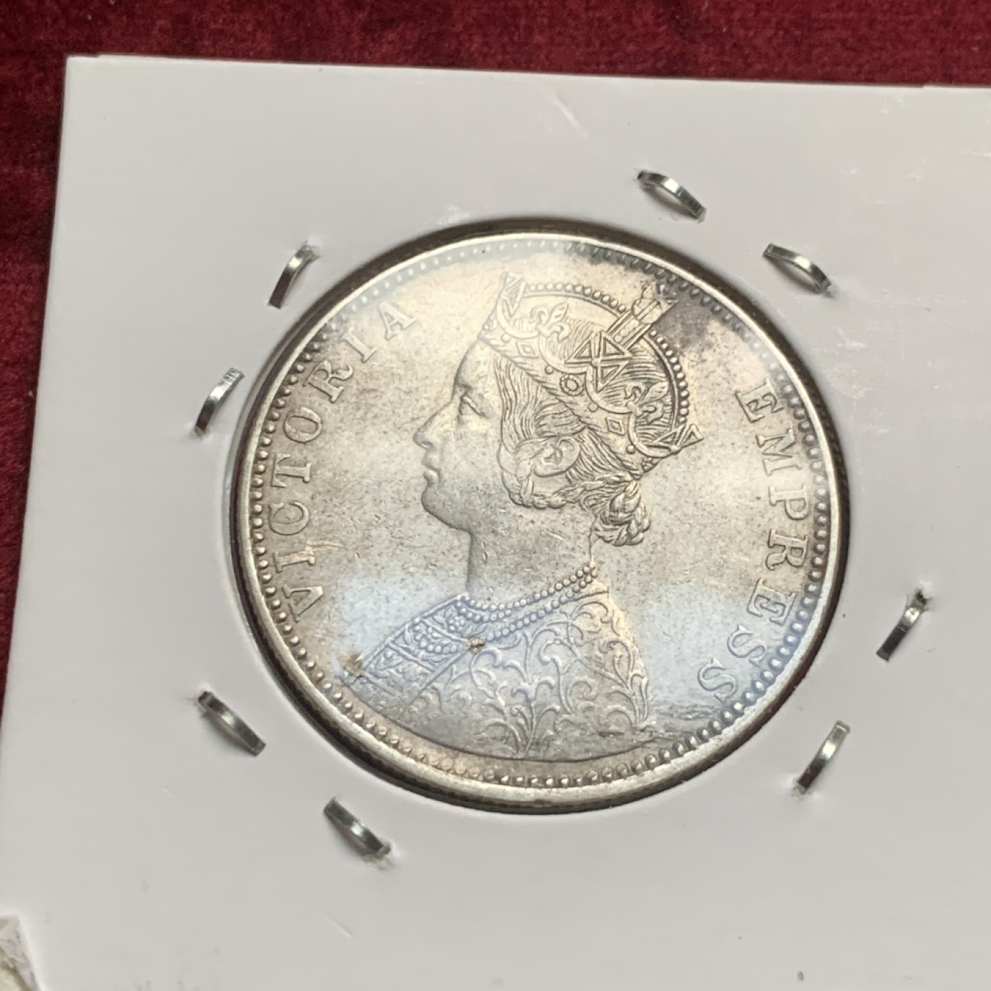 《竞宝斋》第63场-本周日 （全场不限金额包邮） 英属印度 维多利亚 ，爱七，乔五，乔六1卢比银币4枚一起，好品币面带光，爱七老包浆。