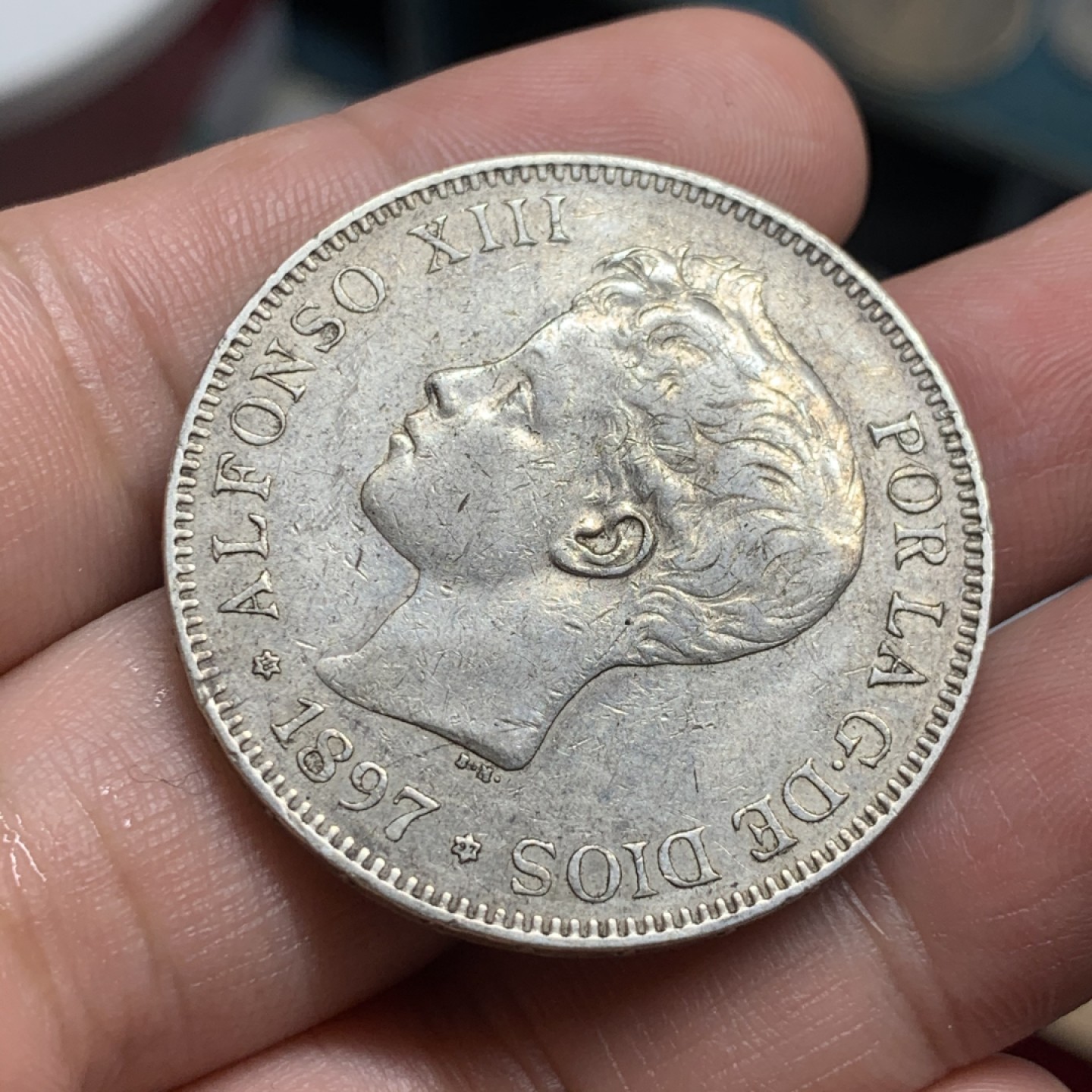 《竞宝斋》第63场-本周日 （全场不限金额包邮） 1897年西班牙孩版阿方索好品5比塞塔银币