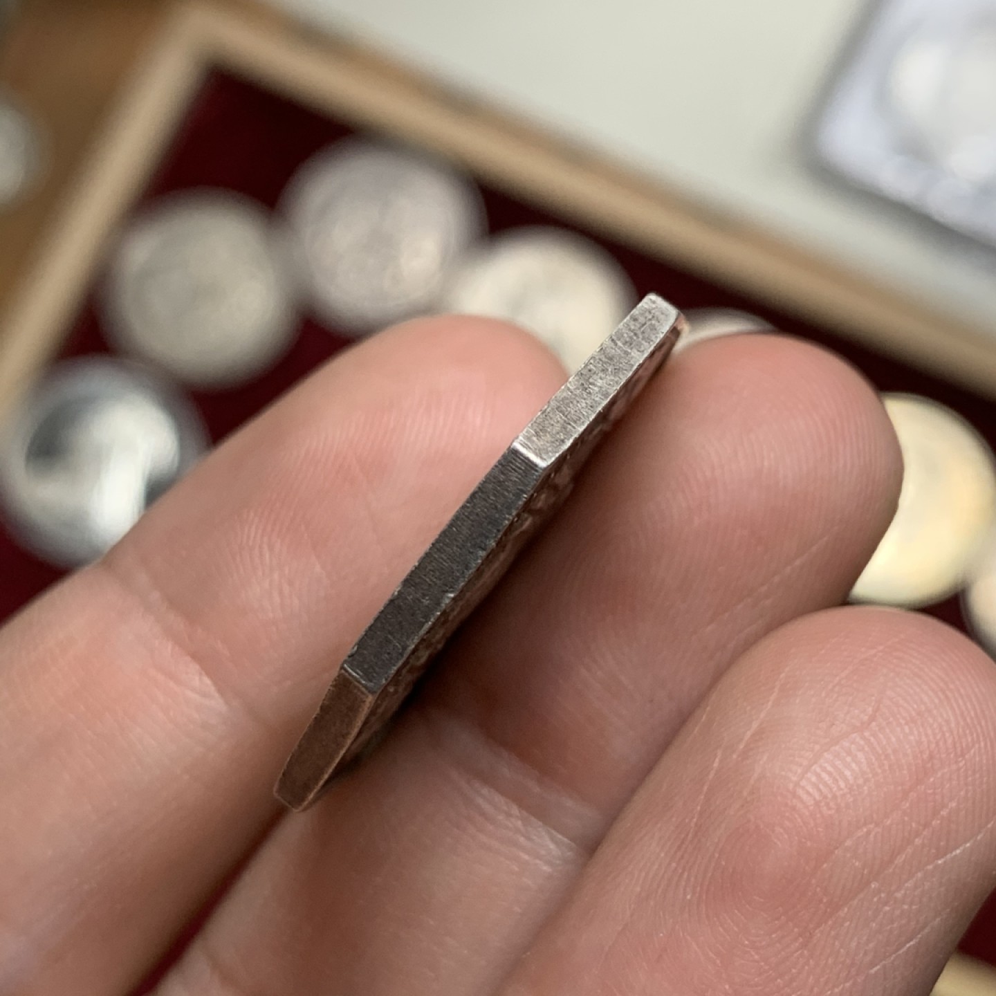 《竞宝斋》第63场-本周日 （全场不限金额包邮） 法国1851年保险互助协会握手八角银章 29mm，8.1克，无边铭