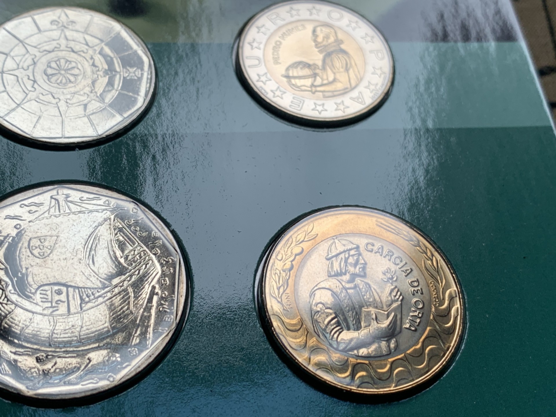 《竞宝斋》第63场-本周日 （全场不限金额包邮） 卡装 葡萄牙 2001年 七枚套 不同面值 封装