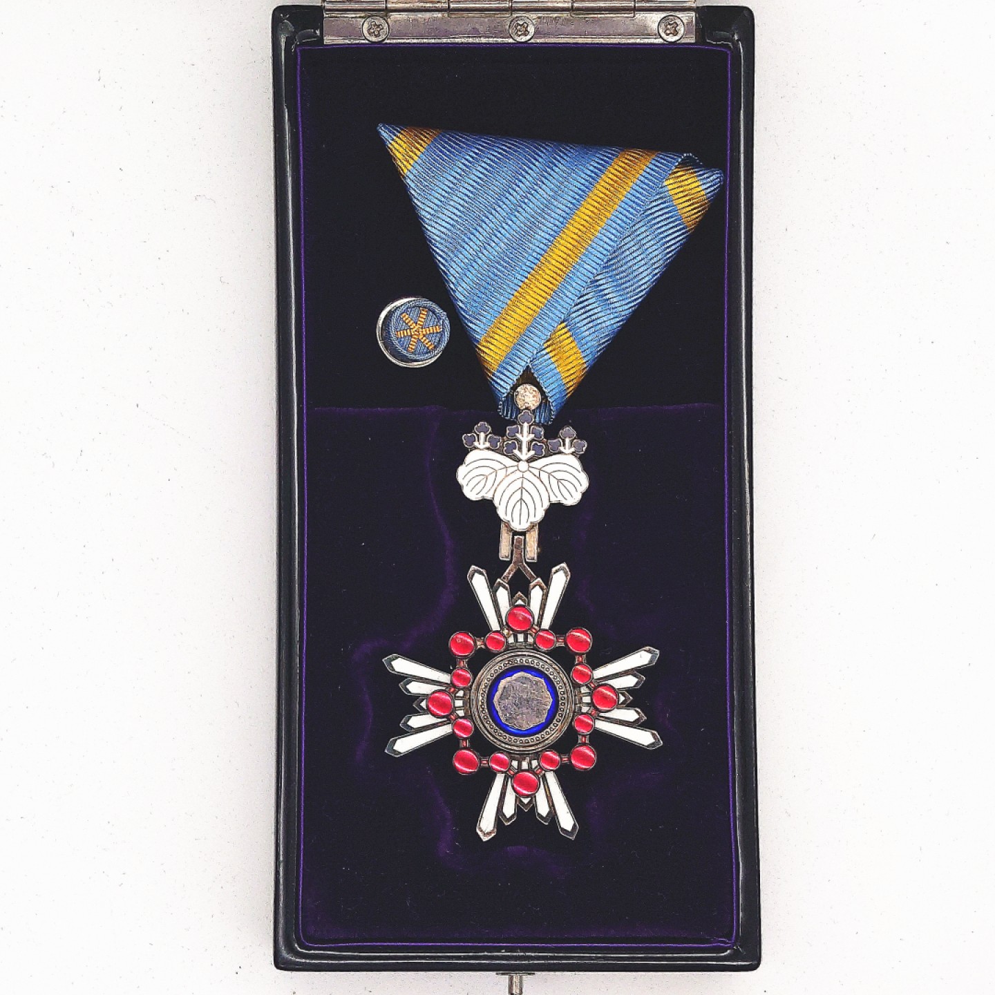 交易所6月11日群拍 日本瑞宝单光勋章（银质珐琅）