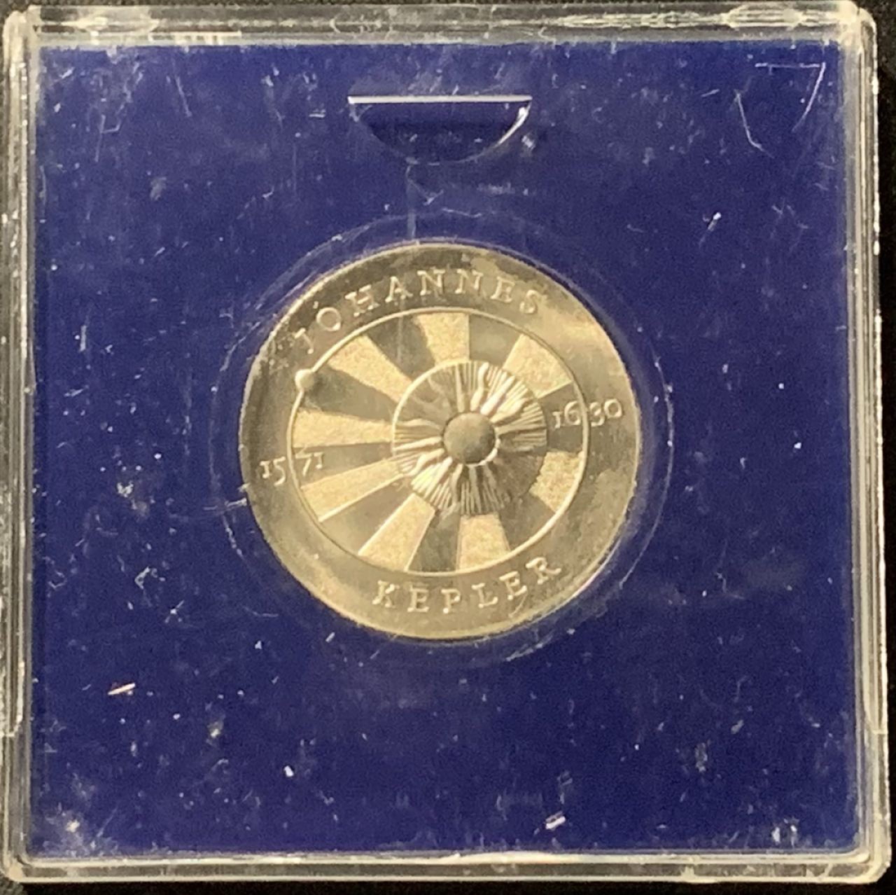 紫瑗钱币——第196期拍卖 民主德国 1971年 天文学家 约翰尼斯·开普勒 诞辰400周年 5马克 纪念币 原盒