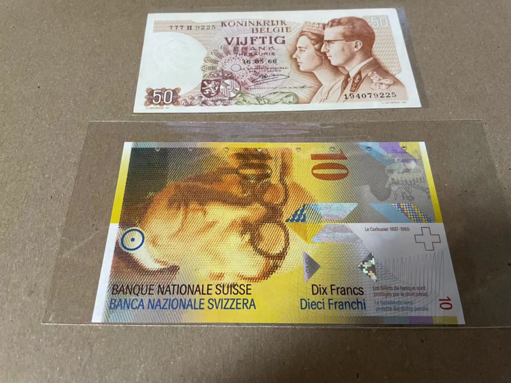 【Blue Auction】✨世界纸币精拍第190期【精】 【一组2张】瑞士10法郎全新UNC&比利时50法郎 UNC-角折