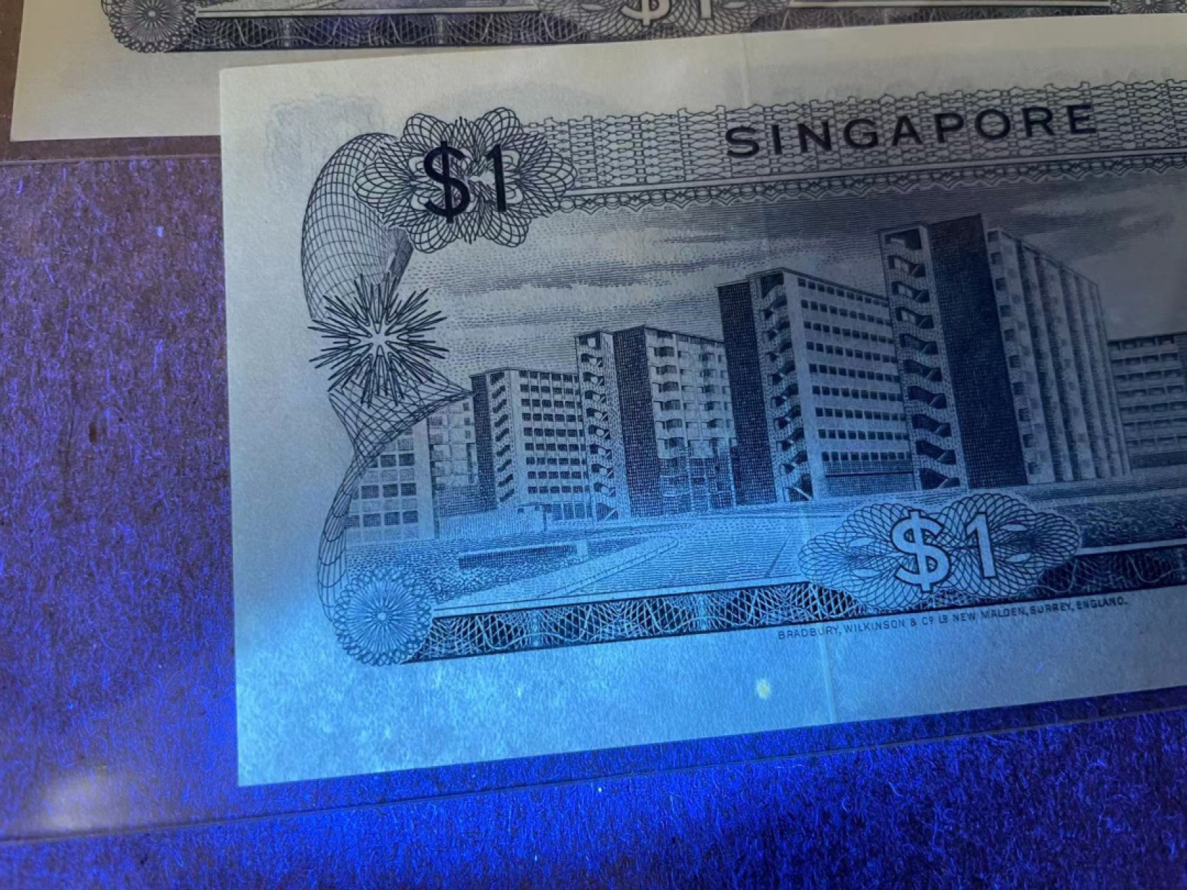 【Blue Auction】✨世界纸币精拍第190期【精】 【一组4张】新加坡、巴巴多斯、塞尔维亚纸币一组 UNC/UNC-（新加坡有黄和荧光反应）