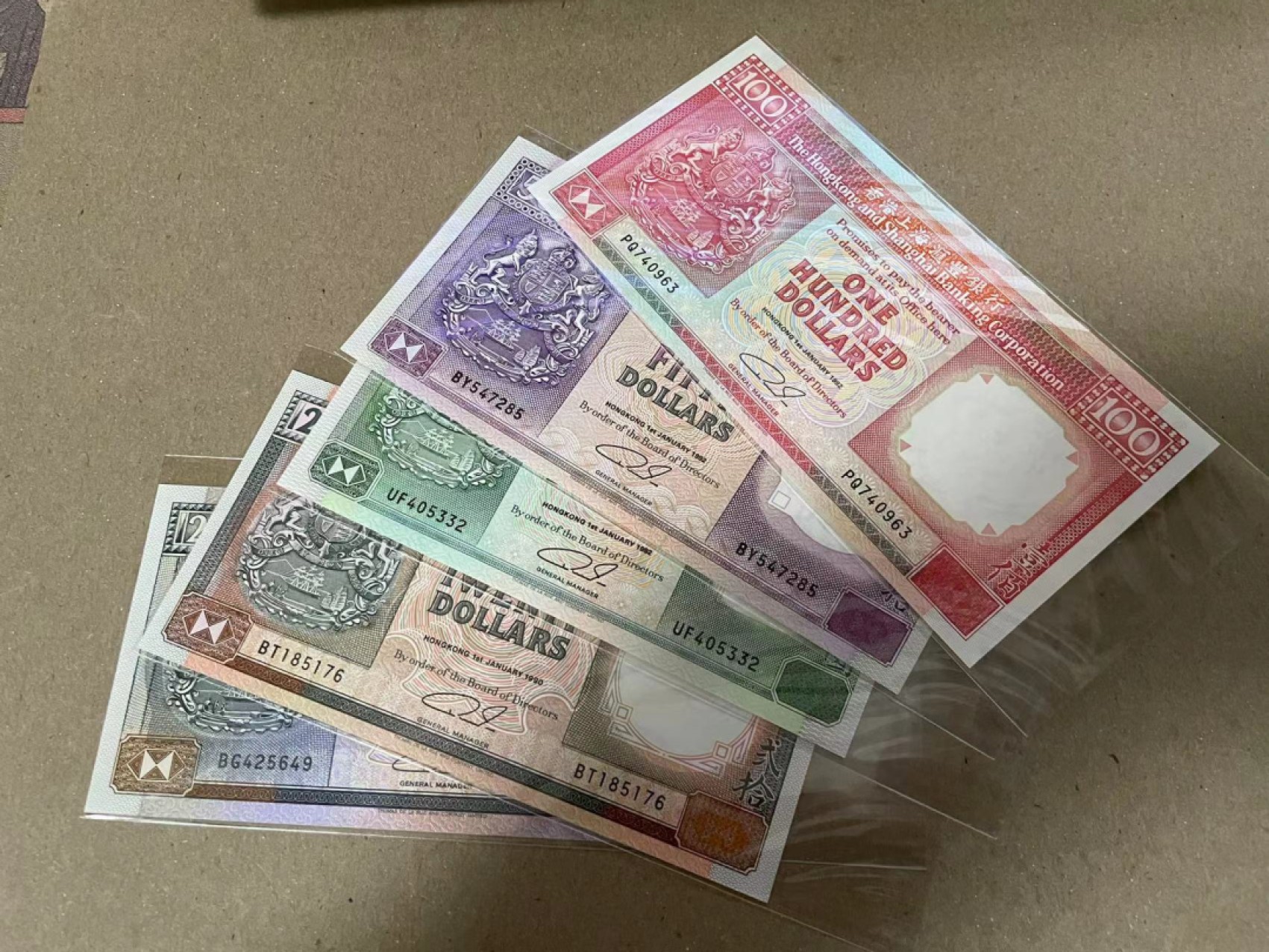 【Blue Auction】✨世界纸币精拍第190期【精】 【一组5张】香港 汇丰银行10-20-50-100元 全新UNC（有2张有荧光反应）