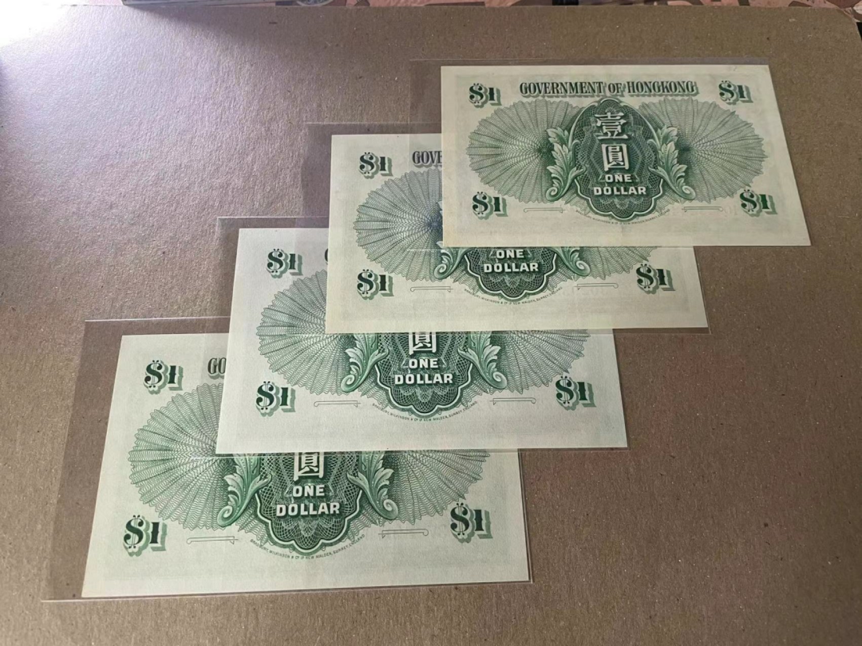 【Blue Auction】✨世界纸币精拍第190期【精】 【一组4张】香港 女王1元 品相如图