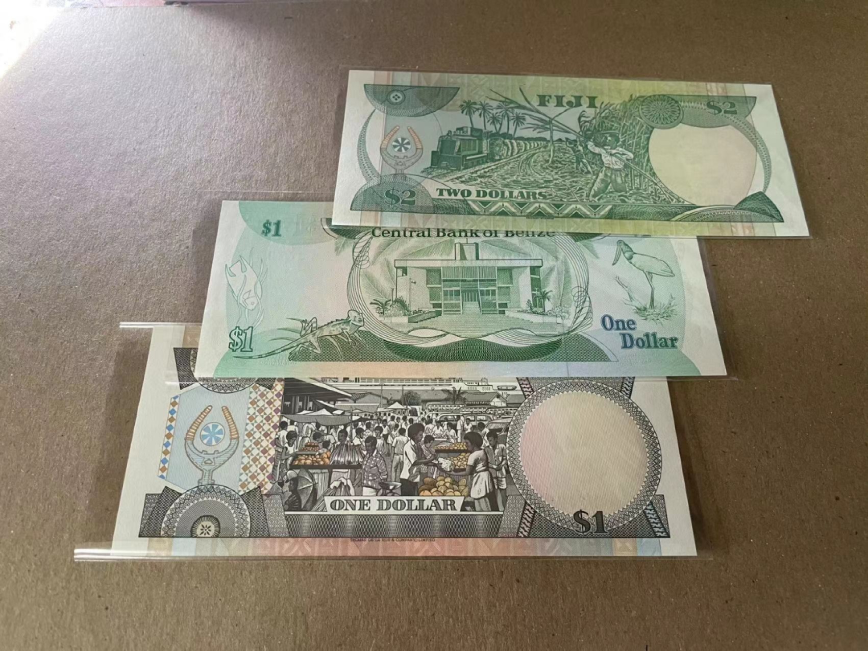 【Blue Auction】✨世界纸币精拍第190期【精】 【一组3张】斐济、伯利兹女王纸币一组 全新UNC