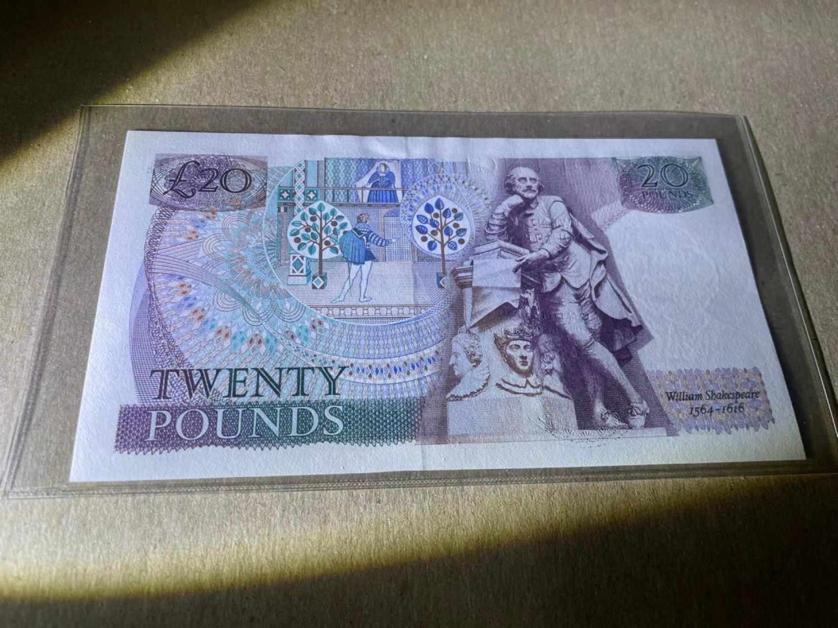 【Blue Auction】✨世界纸币精拍第190期【精】 英国 D序列20镑 莎翁水印 UNC-（灯下有轻微斑）