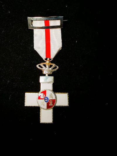 盛世勋华——号角文化勋章专场拍卖第24期 - 西班牙骑士级军事功勋勋章 白色珐琅版（授予和平时期为西班牙有过贡献的军事人员）