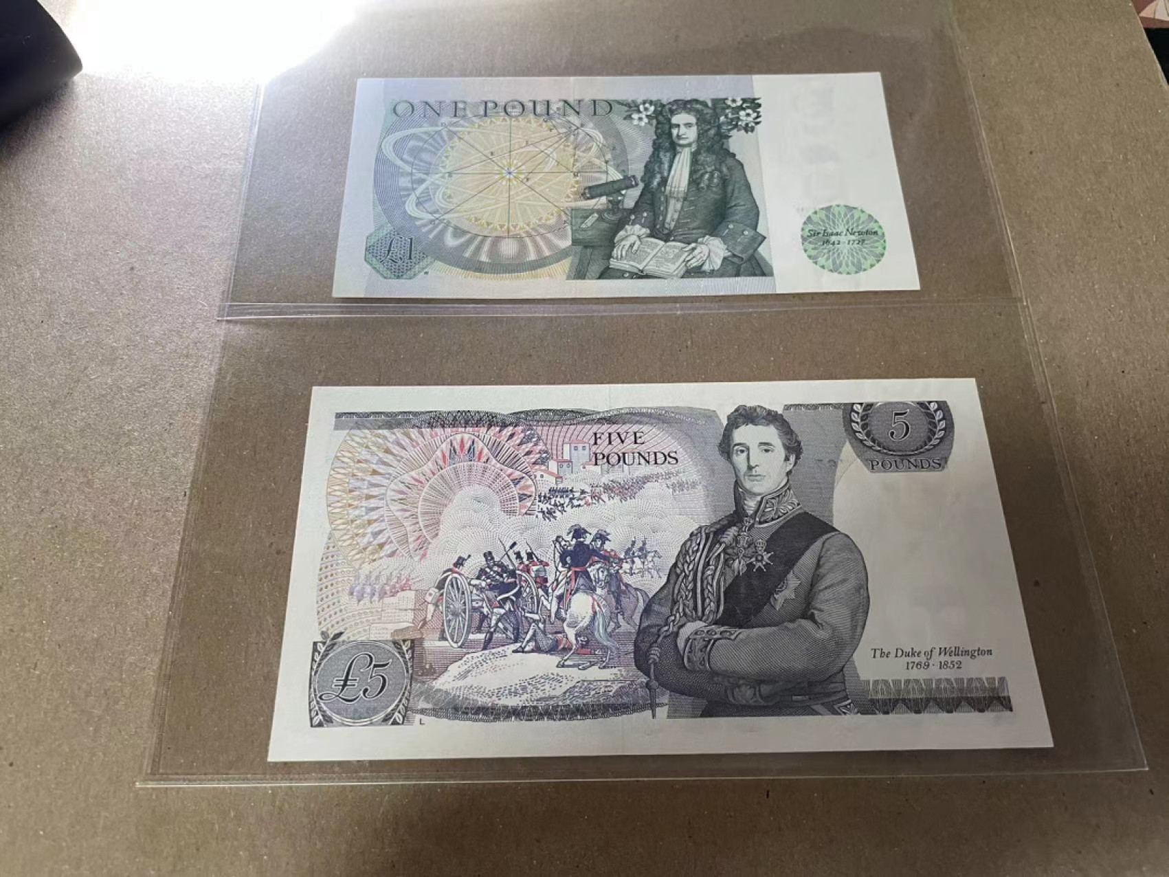 【Blue Auction】✨世界纸币精拍第190期【精】 【一组2张】英国 D序列1-5镑 UNC/UNC-