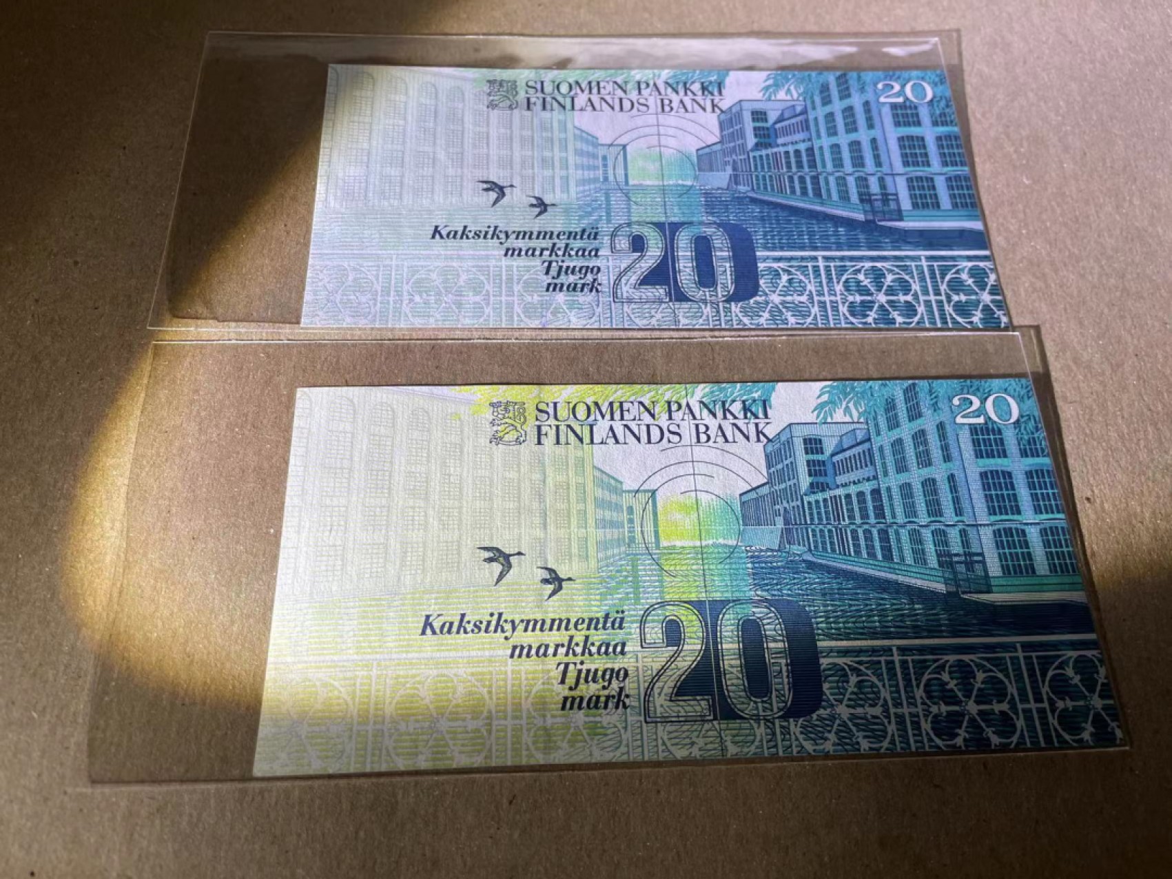 【Blue Auction】✨世界纸币精拍第190期【精】 【一组2张不同版本】芬兰20马克 全新UNC（下面一张角不太好）