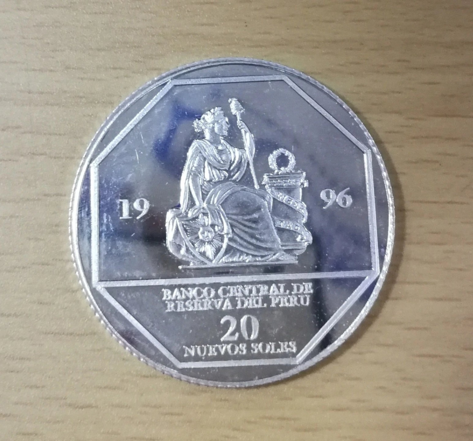 北京马甸外国钱币专卖微拍第七十八期，外国金银币专场，陆续上新，欢迎光临 珍惜币：1996年秘鲁纪念亚特兰大奥运会银币，发行量：100枚