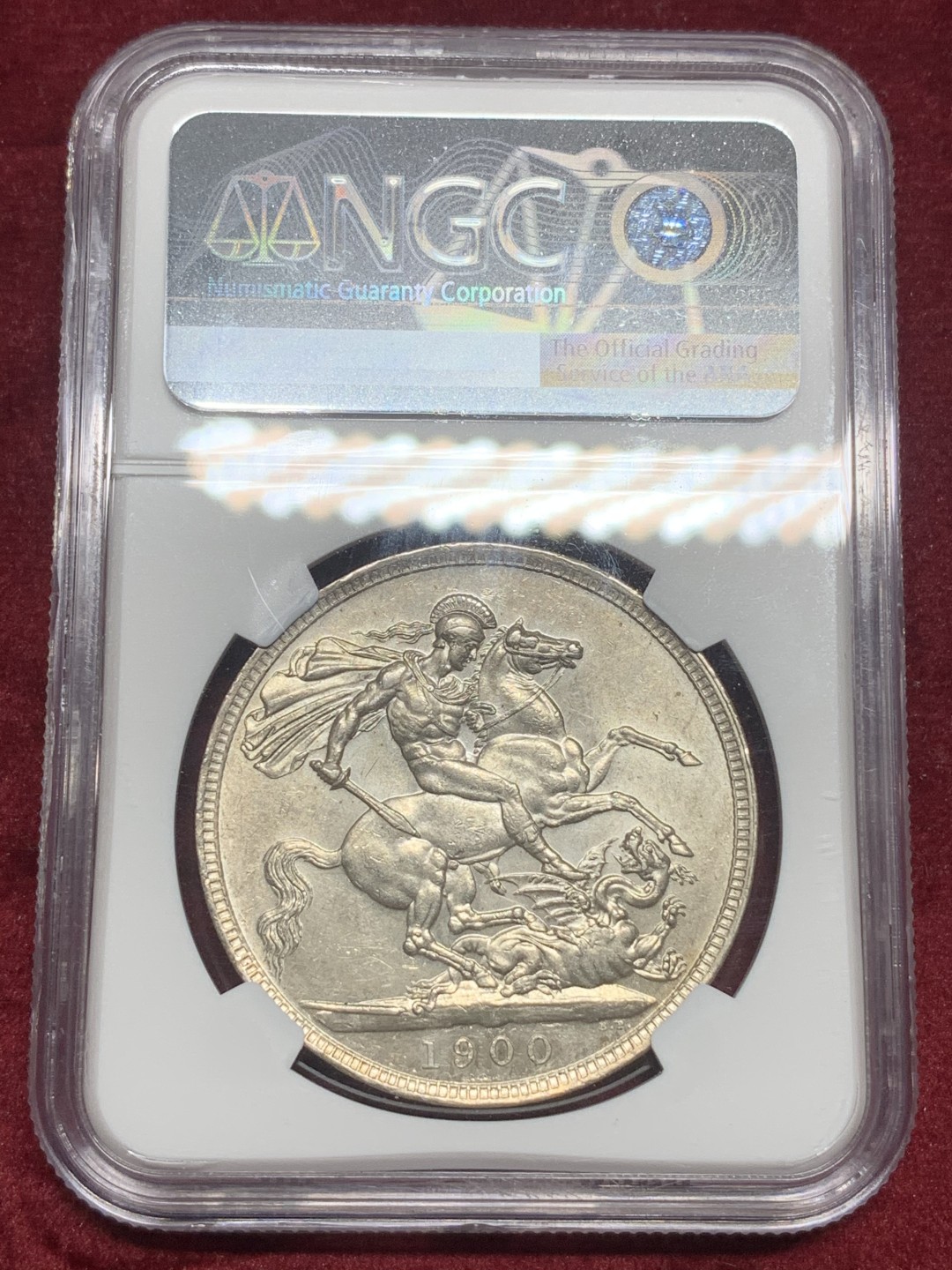 《竞宝斋》中天佳节（端午节特拍）6月12日-周日-第64场 NGC MS61 英国 1900年 LVIII 马剑 1克朗 少见边铭 剑锋可见