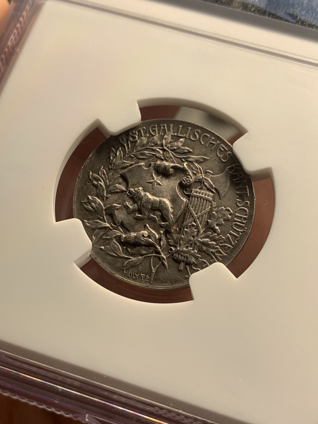 《竞宝斋》中天佳节（端午节特拍）6月12日-周日-第64场 NGC亚军分 MS64 瑞士1906年圣加伦射击节银章 以小见大 精细程度难以言表 灰黑包浆 法西斯权杖和小熊盾徽 高浮雕工艺 值得收藏