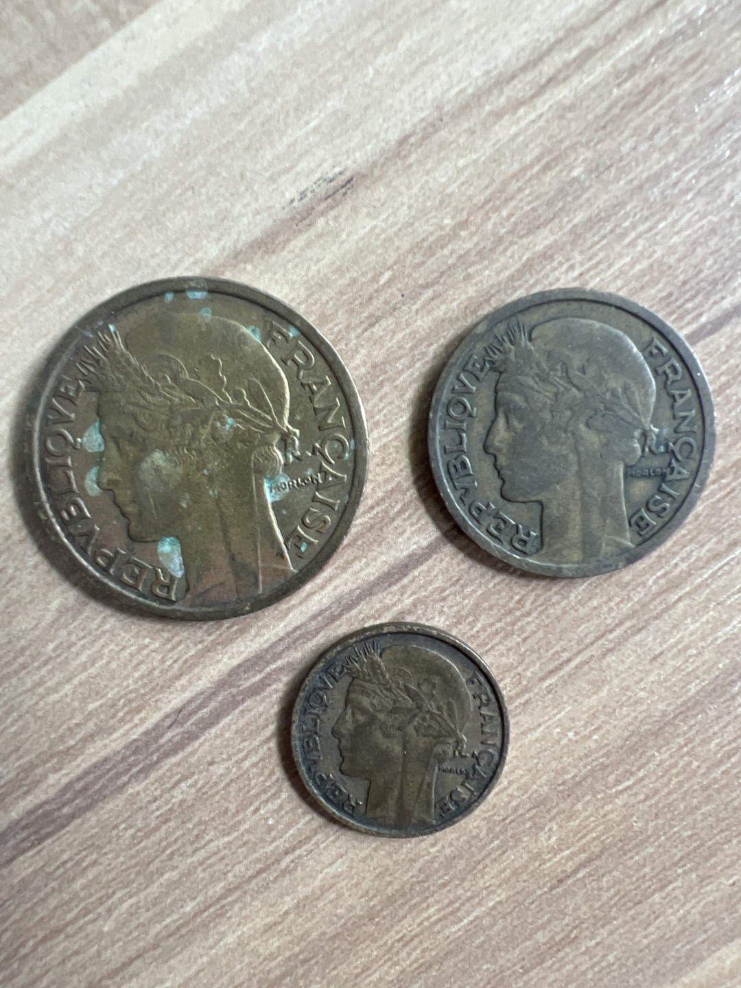 泡泡堂外币首拍 法国女神三枚