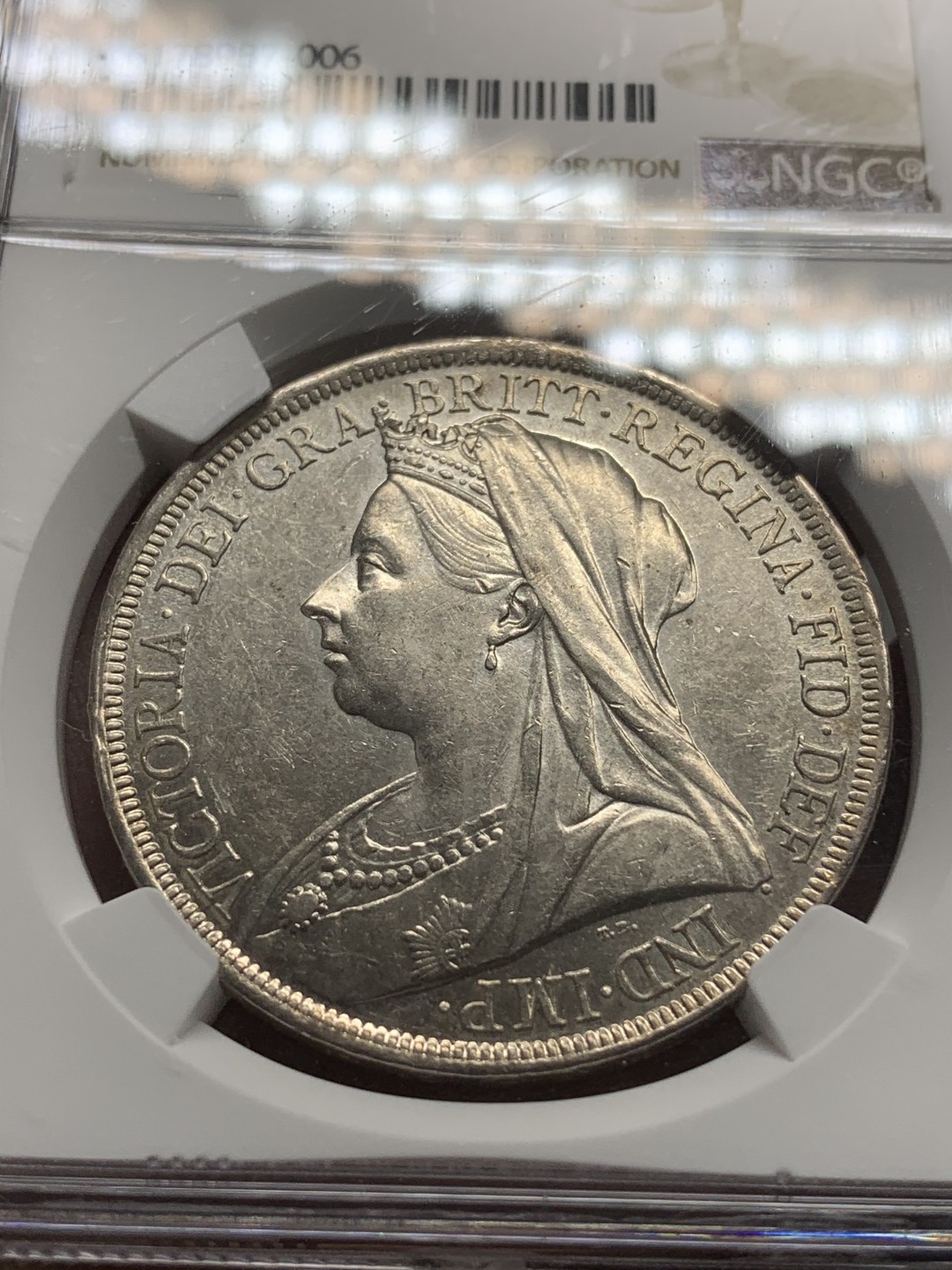 《竞宝斋》中天佳节（端午节特拍）6月12日-周日-第64场 NGC MS61 英国 1900年 LVIII 马剑 1克朗 少见边铭 剑锋可见