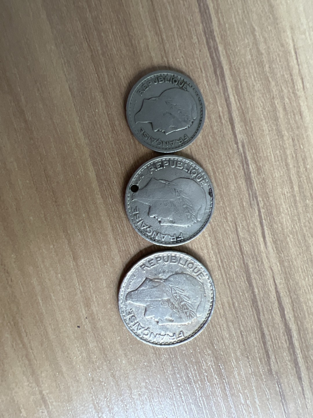 泡泡堂外币首拍 法属安哥拉三枚