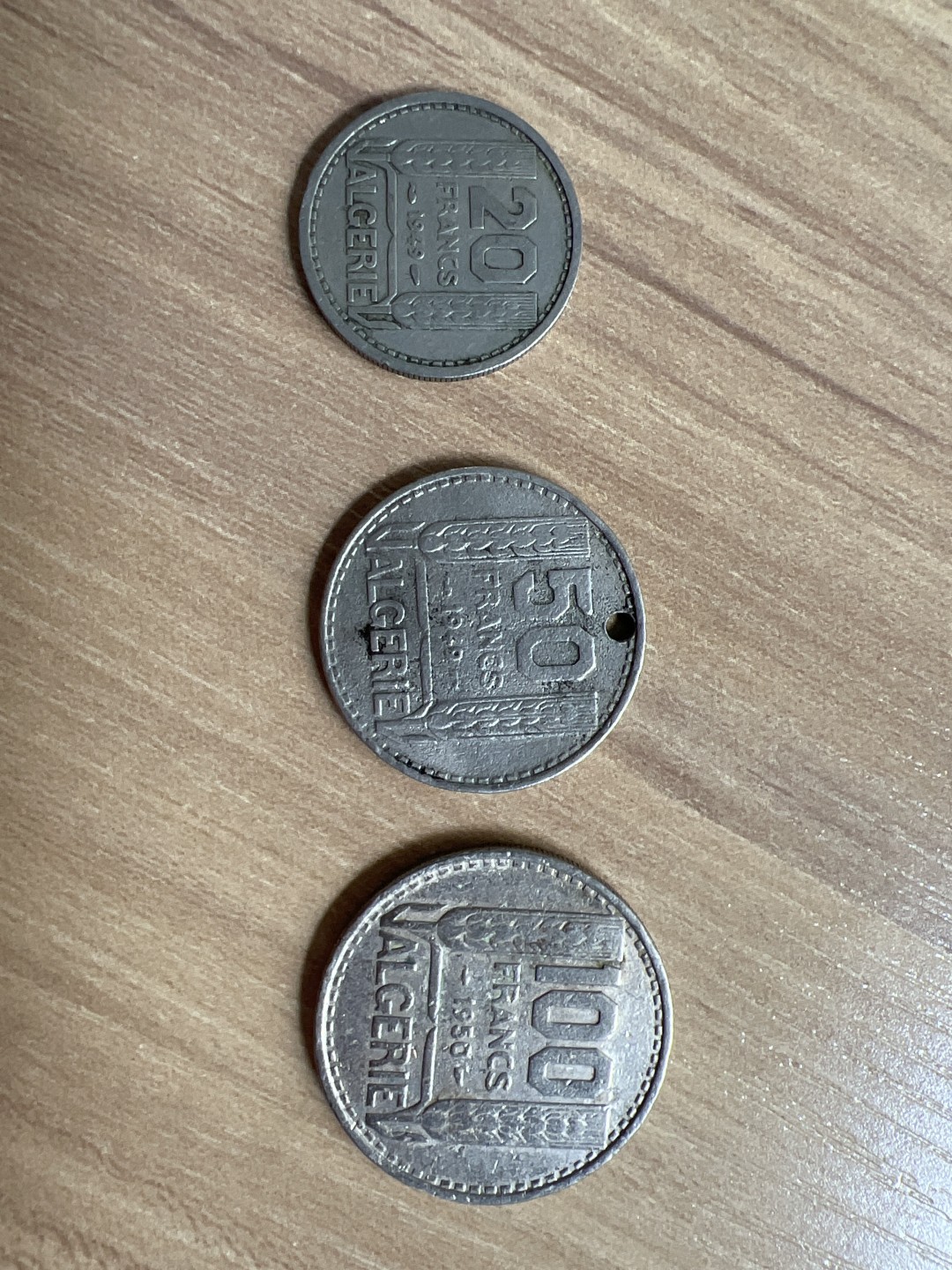 泡泡堂外币首拍 法属安哥拉三枚