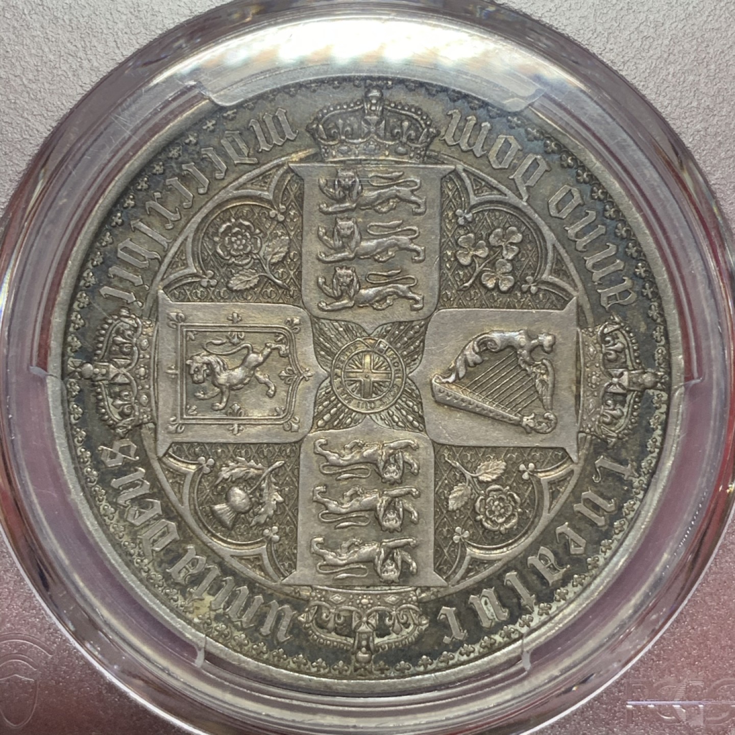 《竞宝斋》中天佳节（端午节特拍）6月12日-周日-第64场 百年经典 PCGS-PR61 英国1847年 维多利亚女王 哥特克朗 五彩包浆 PF精制 精美的花纹 近两百年的传承 钱币收藏者的终身追求