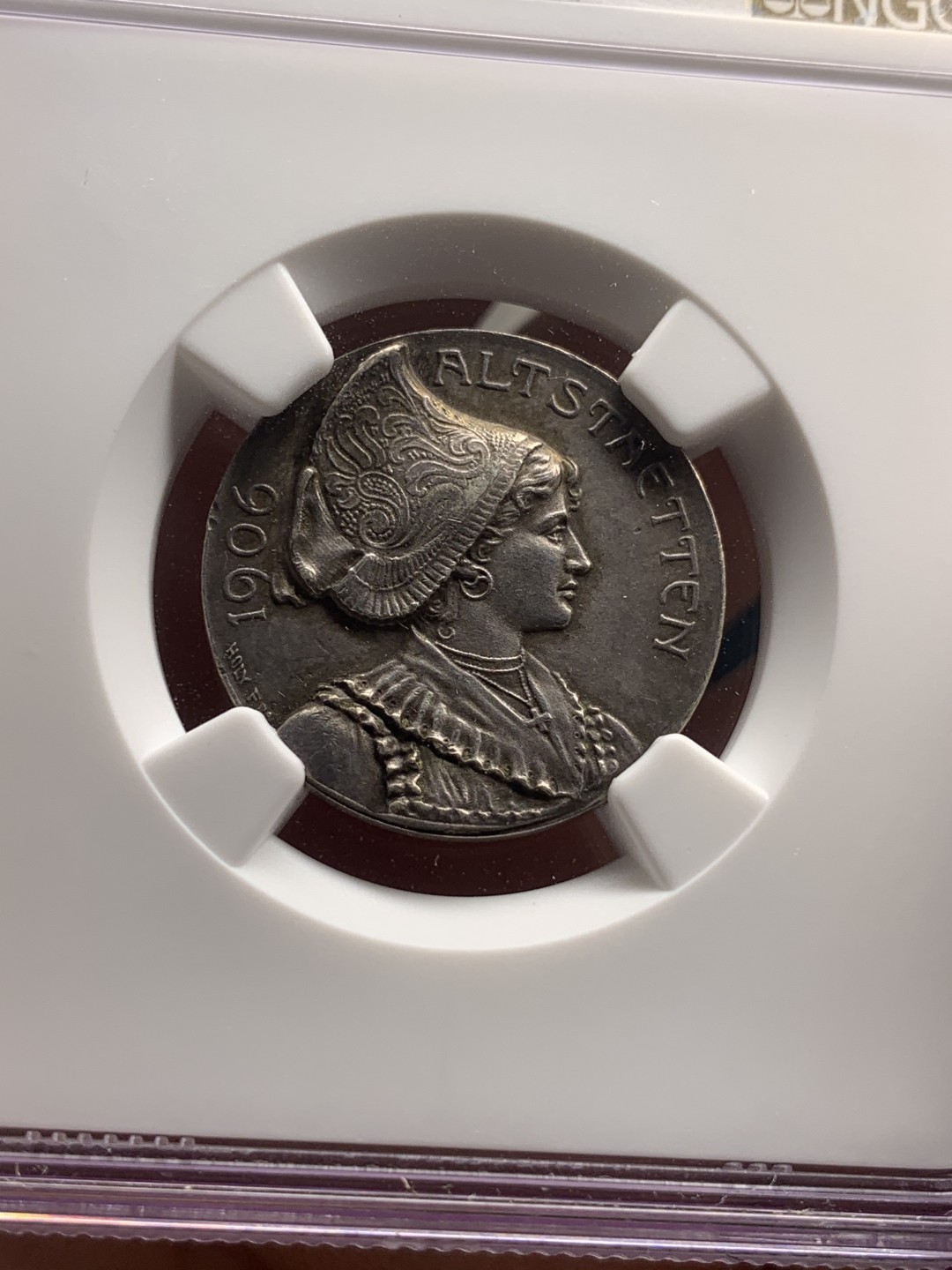 《竞宝斋》中天佳节（端午节特拍）6月12日-周日-第64场 NGC亚军分 MS64 瑞士1906年圣加伦射击节银章 以小见大 精细程度难以言表 灰黑包浆 法西斯权杖和小熊盾徽 高浮雕工艺 值得收藏