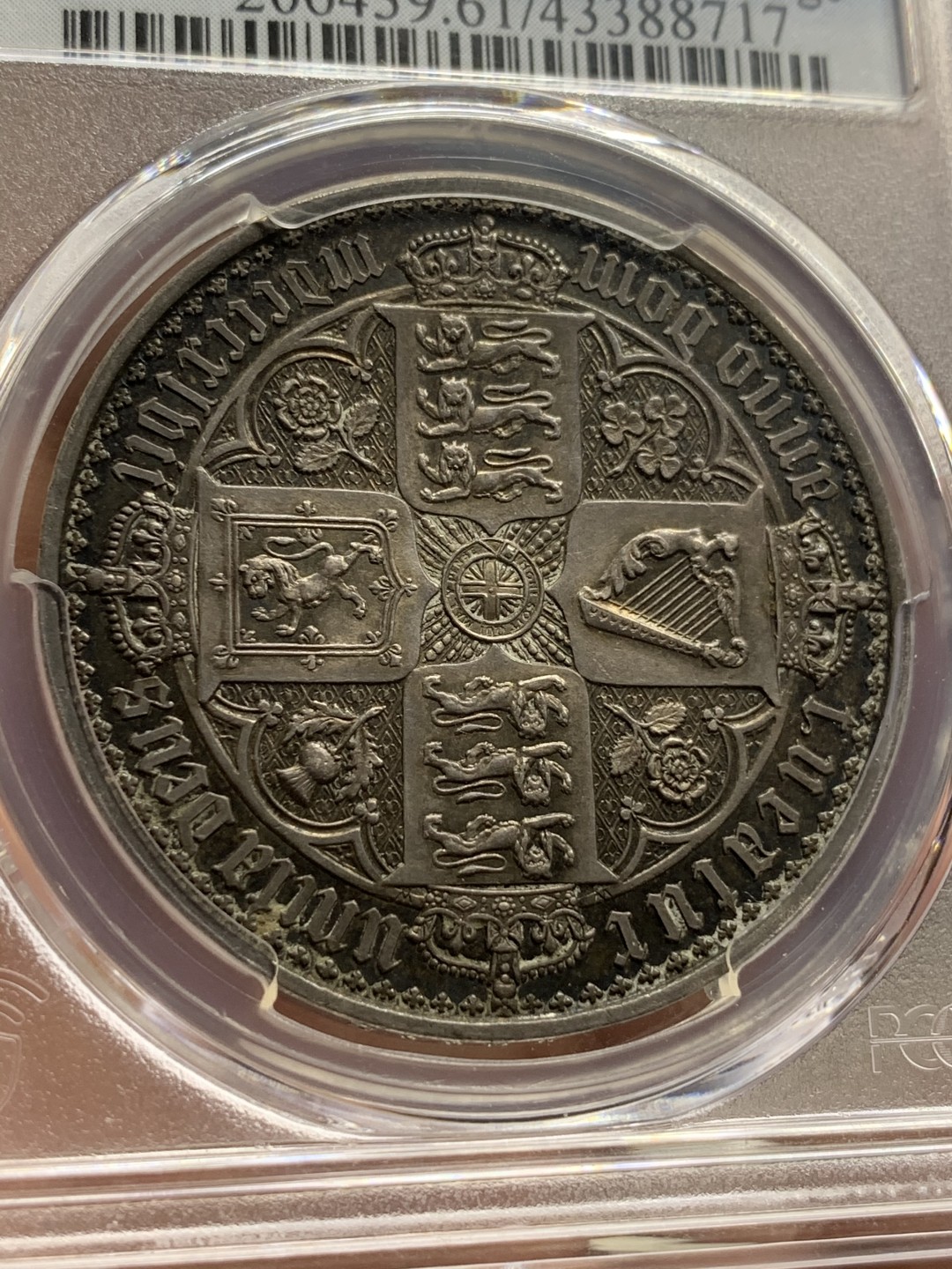 《竞宝斋》中天佳节（端午节特拍）6月12日-周日-第64场 百年经典 PCGS-PR61 英国1847年 维多利亚女王 哥特克朗 五彩包浆 PF精制 精美的花纹 近两百年的传承 钱币收藏者的终身追求