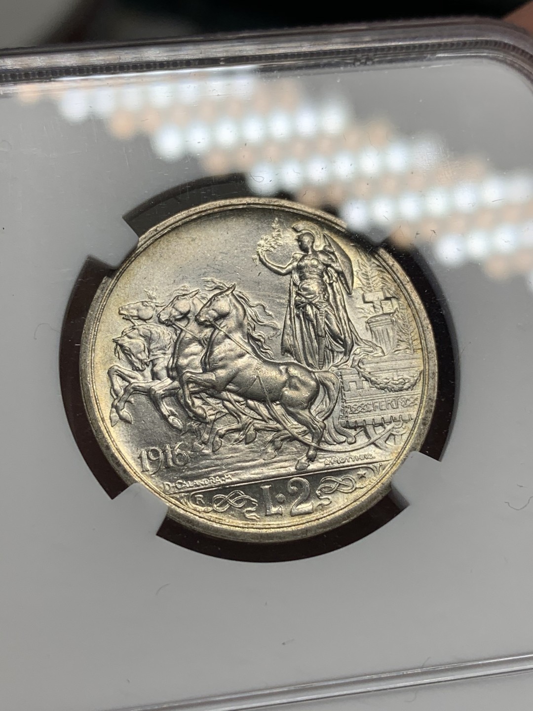 《竞宝斋》中天佳节（端午节特拍）6月12日-周日-第64场 NGC-MS64 意大利 1916R 2里拉银币 胜利女神马车女神 背面细节完好清晰 顶级品相！可以收藏