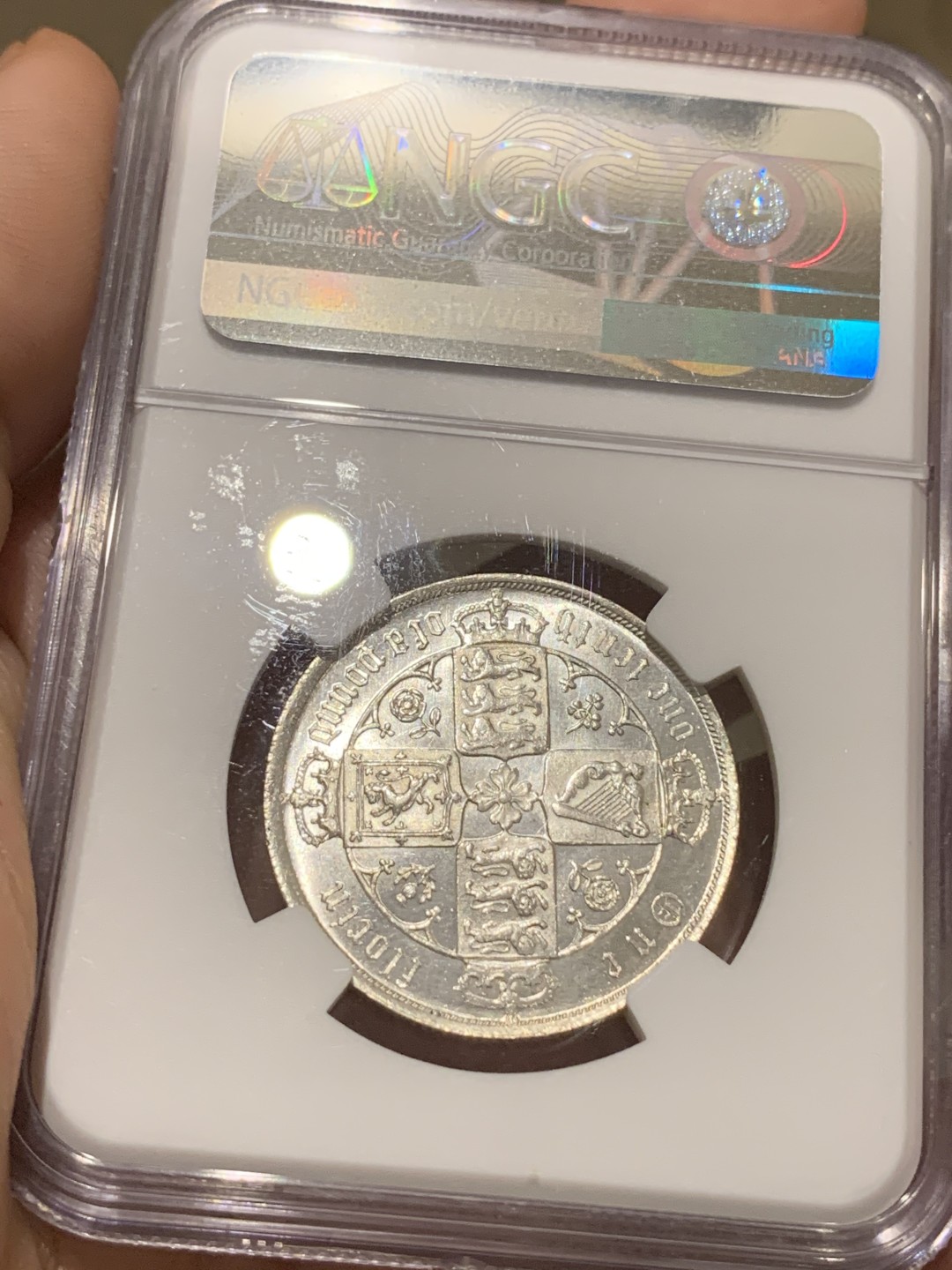 《竞宝斋》中天佳节（端午节特拍）6月12日-周日-第64场 NGC-MS62 英国1886 哥特福林 2先令 热门品种 这个分数给的还是太马虎了 特别是背面可以说完美