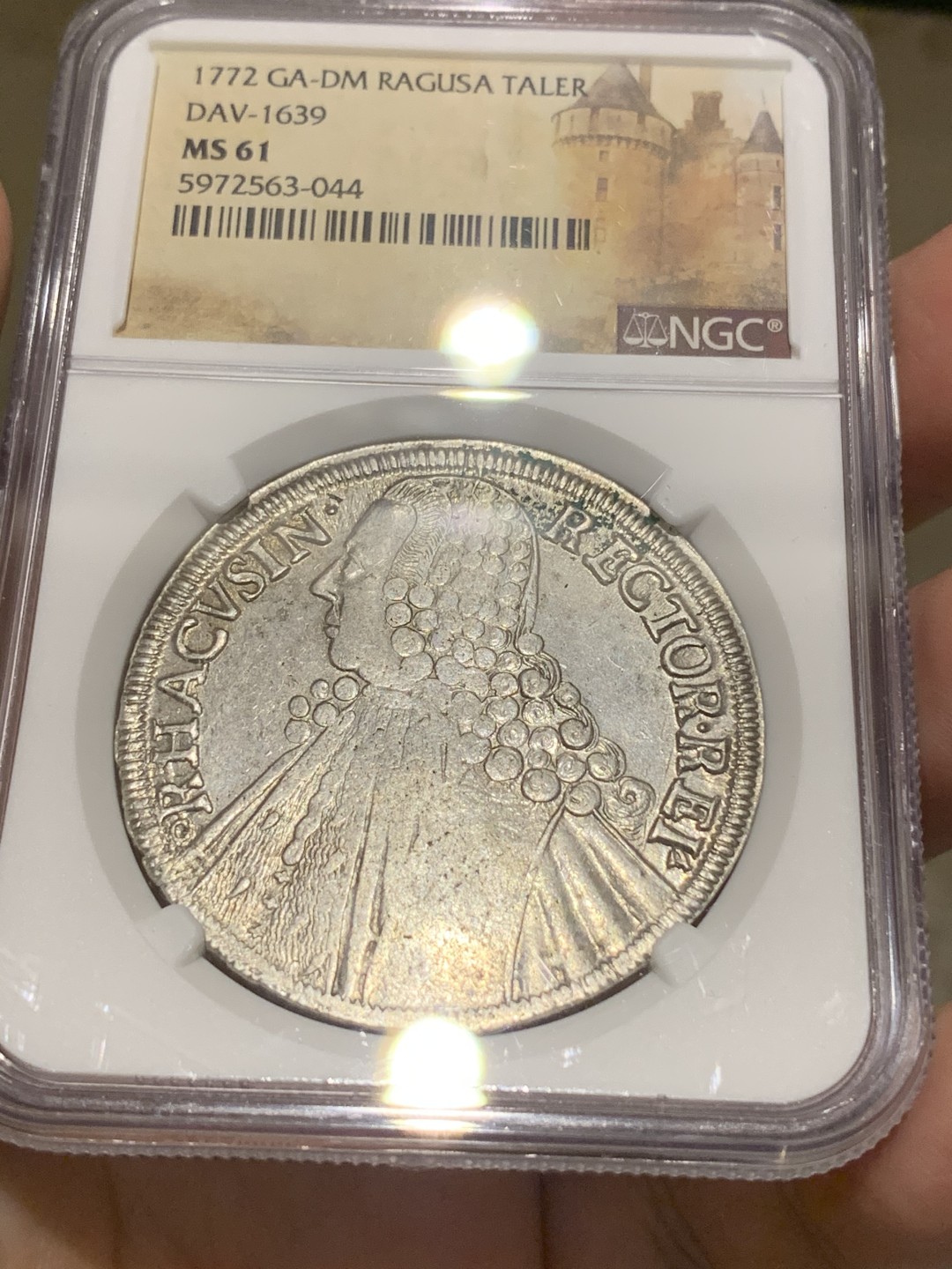 《竞宝斋》中天佳节（端午节特拍）6月12日-周日-第64场 冠军分，NGC MS61 拉古萨 1772年 泰勒大银币 打制的非常不错 人物细节到位 遗憾的就是币超重了所以使用了很多减重痕迹来减轻重量