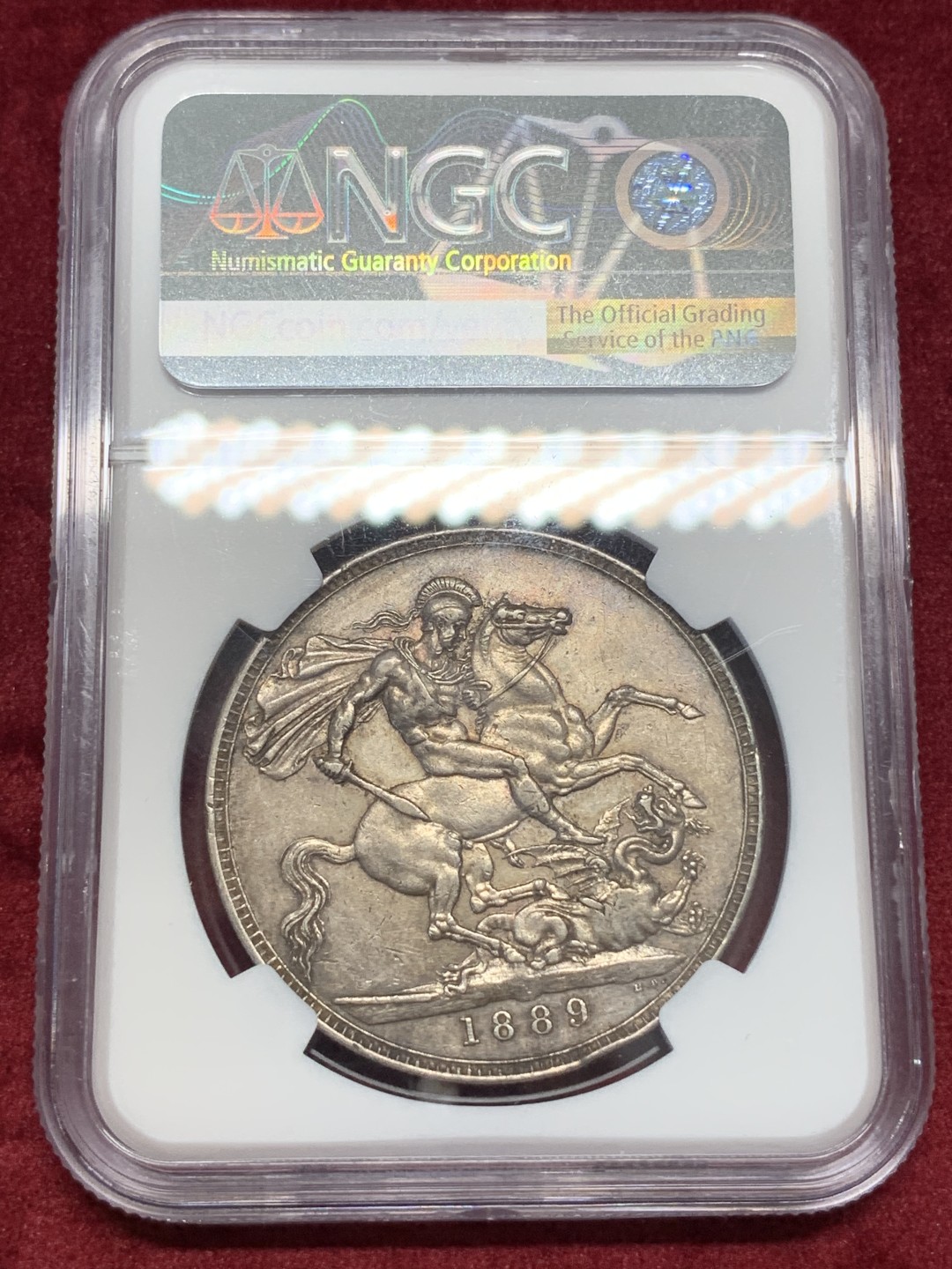 《竞宝斋》中天佳节（端午节特拍）6月12日-周日-第64场 NGC-AU53 英国1889 高冠马剑 深彩包浆 给分不容易