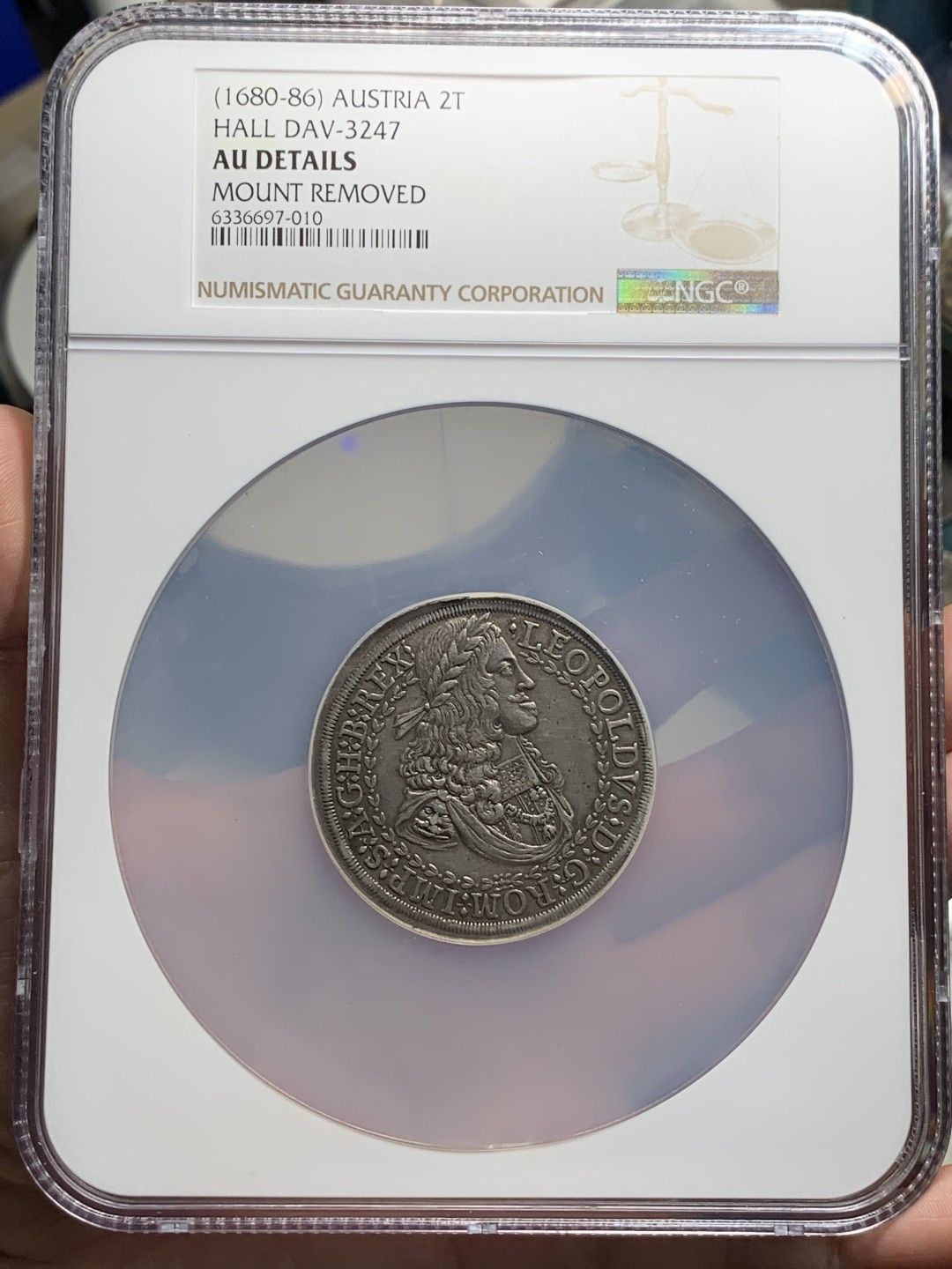 《竞宝斋》中天佳节（端午节特拍）6月12日-周日-第64场 NGC AU评级 神圣罗马帝国 1657-1705年 哈布斯堡 利奥波德一世 2泰勒大银币（重57克）最新AW在4月拍出一枚64分的5万成交。这枚AU当个品种非常不错