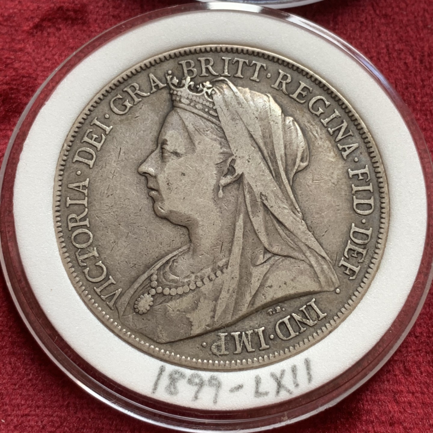 《竞宝斋》中天佳节（端午节特拍）6月12日-周日-第64场 英国 维多利亚 披纱版马剑银币 16枚大全套 囊括除精制版外的所有年份以及不同的边铭，品相基本在XF-AU级别 原味包浆为主 细节看图。