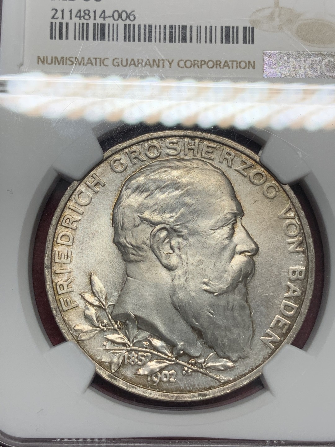 《竞宝斋》中天佳节（端午节特拍）6月12日-周日-第64场 NGC 冠军分 MS66 德国 1902年 巴登 弗里德里希一世 5马克大银币 银发苍苍 光泽凝霜完美  老评级号严评，投资 收藏两相宜