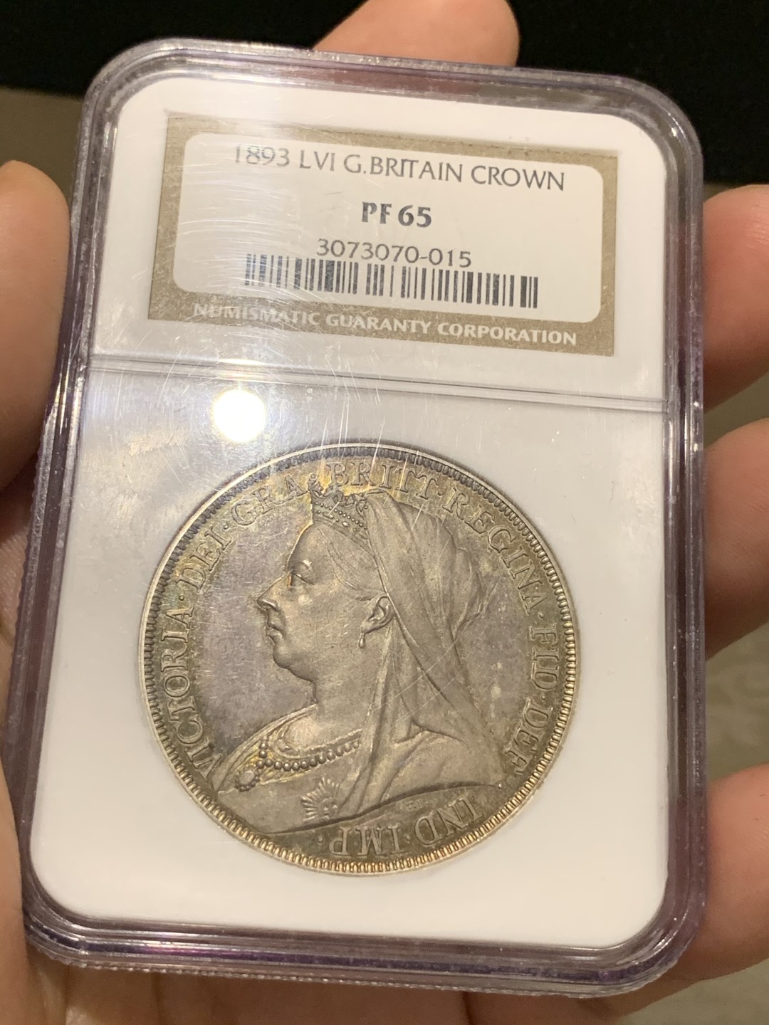 《竞宝斋》中天佳节（端午节特拍）6月12日-周日-第64场 NGC PF65 英国精制65分 1893年 维多利亚女王 克朗马剑大银币  顶级高分 难得状态 PF滞涨品种 值得投资