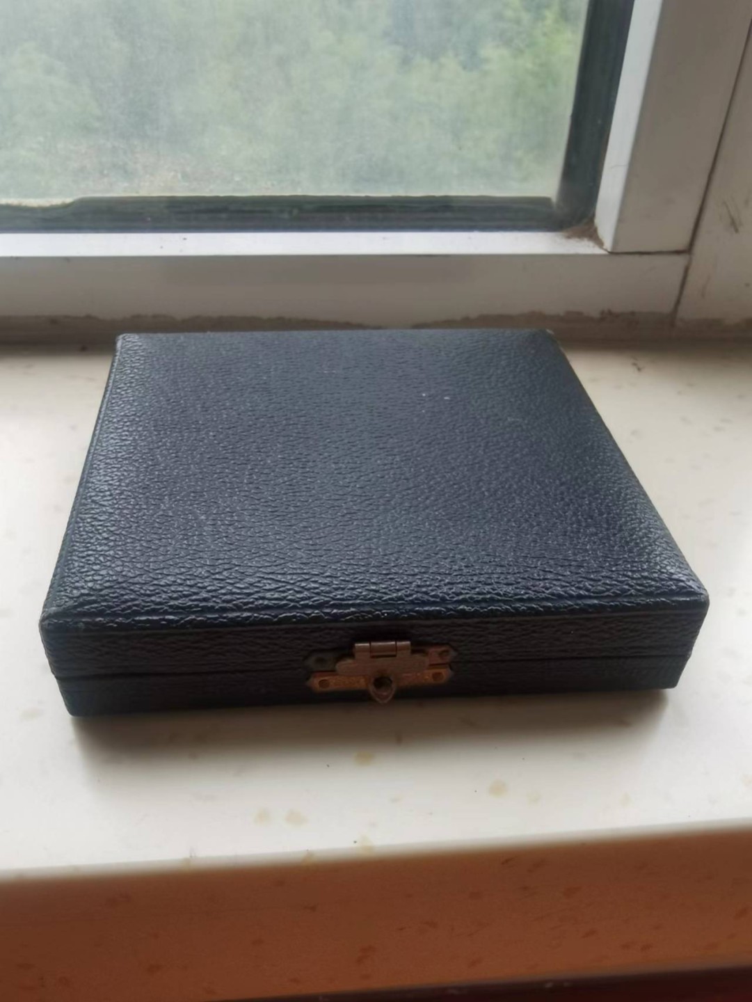 好章还需好盒衬 1894年国会大厦在柏林落成铜章