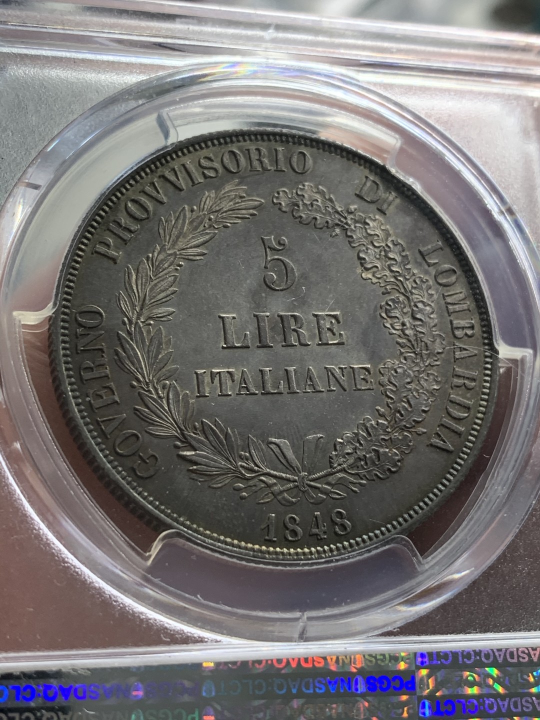 《竞宝斋》中天佳节（端午节特拍）6月12日-周日-第64场 PCGS MS62 意大利 1848年伦巴第 临时政府 5里拉大银币 极品紫色包浆  带有类似校样的反射区域和结霜。包浆色调是日落般色彩。现在意系大涨 好品一币难求