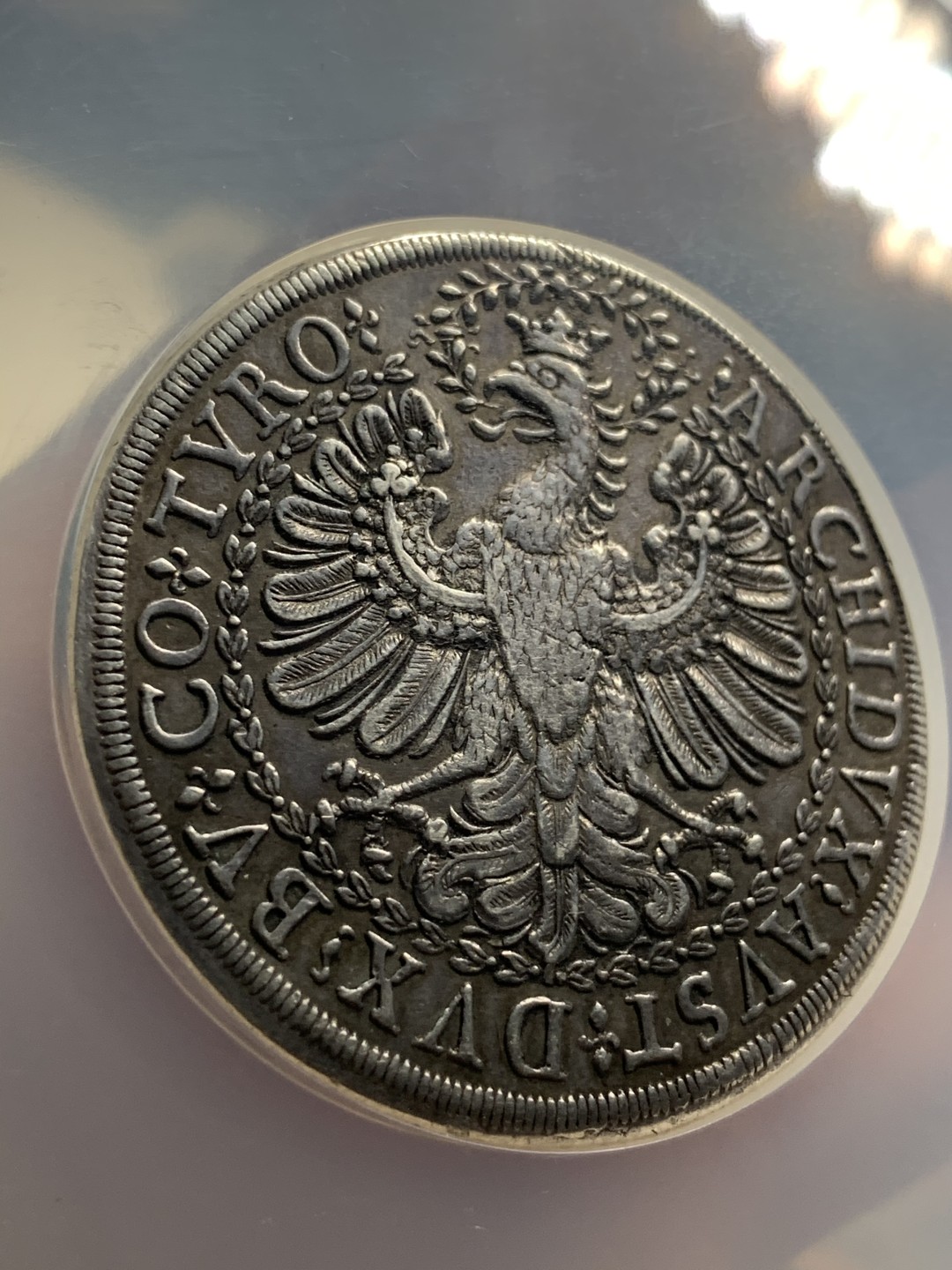 《竞宝斋》中天佳节（端午节特拍）6月12日-周日-第64场 NGC AU评级 神圣罗马帝国 1657-1705年 哈布斯堡 利奥波德一世 2泰勒大银币（重57克）最新AW在4月拍出一枚64分的5万成交。这枚AU当个品种非常不错