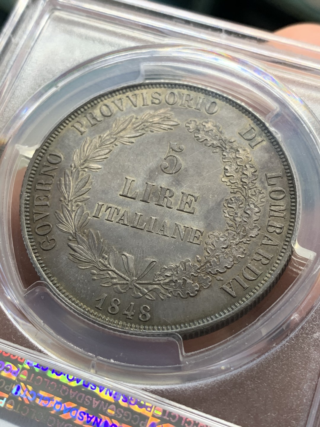 《竞宝斋》中天佳节（端午节特拍）6月12日-周日-第64场 PCGS MS62 意大利 1848年伦巴第 临时政府 5里拉大银币 极品紫色包浆  带有类似校样的反射区域和结霜。包浆色调是日落般色彩。现在意系大涨 好品一币难求