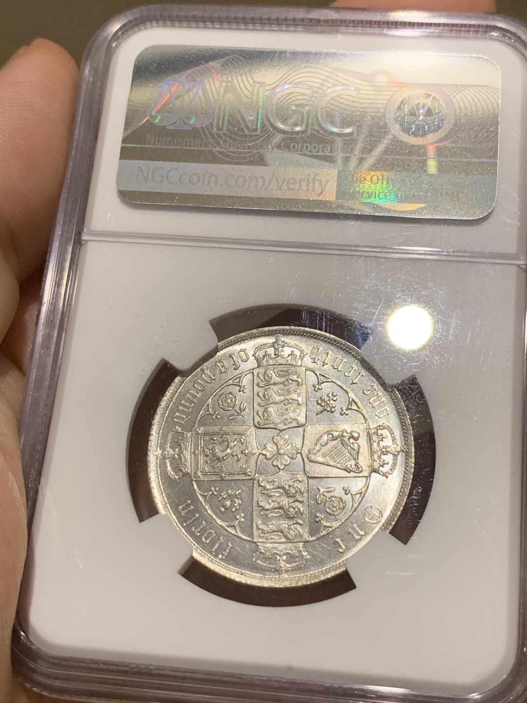 《竞宝斋》中天佳节（端午节特拍）6月12日-周日-第64场 NGC-MS62 英国1886 哥特福林 2先令 热门品种 这个分数给的还是太马虎了 特别是背面可以说完美