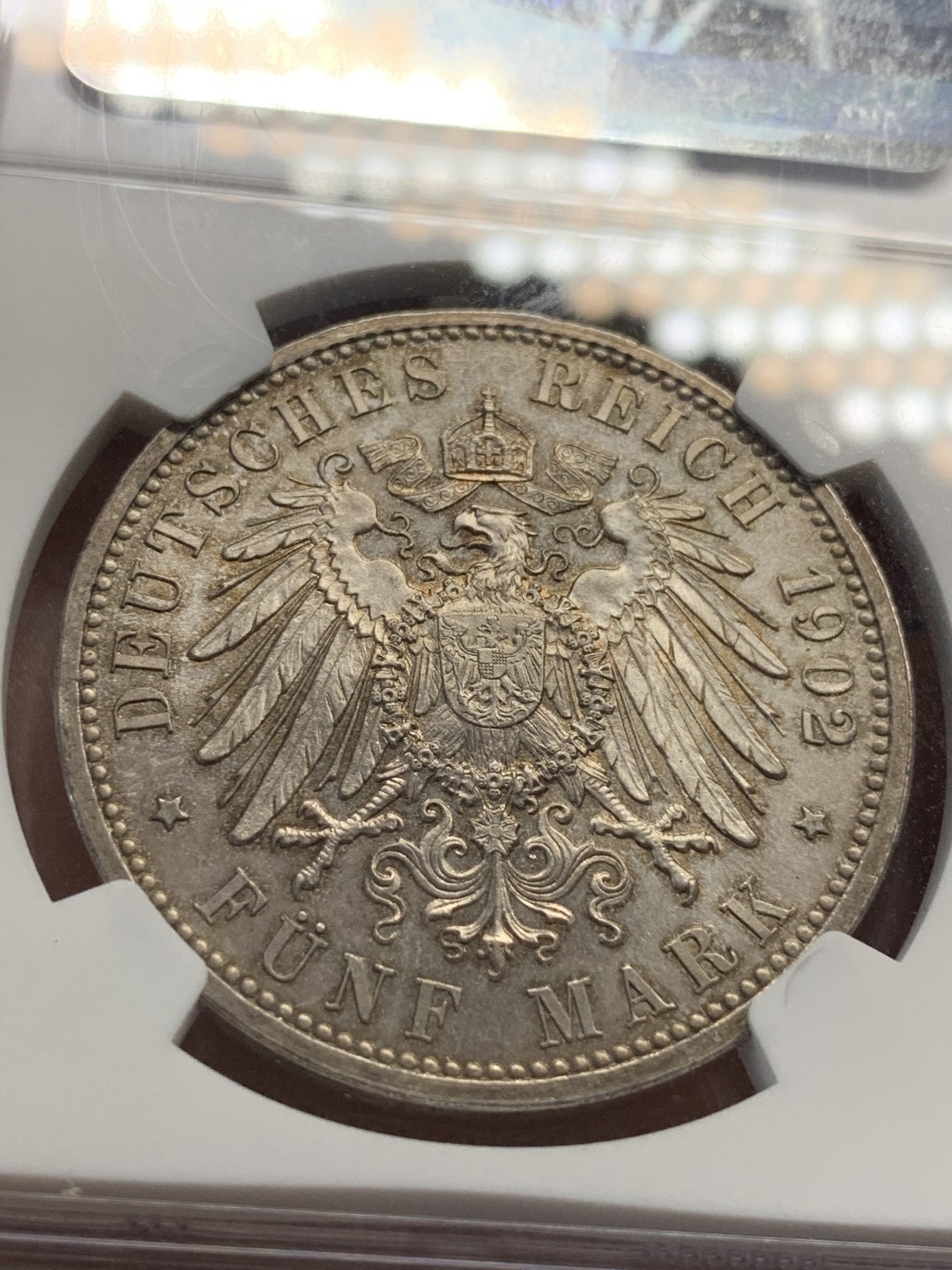 《竞宝斋》中天佳节（端午节特拍）6月12日-周日-第64场 NGC 冠军分 MS66 德国 1902年 巴登 弗里德里希一世 5马克大银币 银发苍苍 光泽凝霜完美  老评级号严评，投资 收藏两相宜