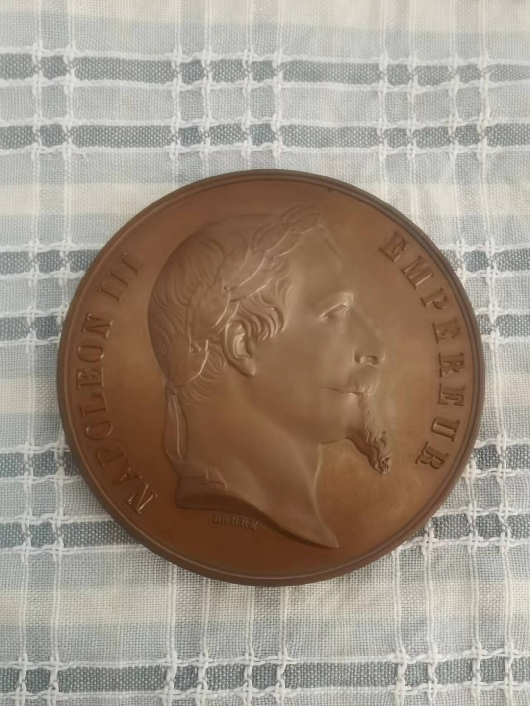 好章还需好盒衬 1862年海军孤儿学校在布雷斯特成立铜章