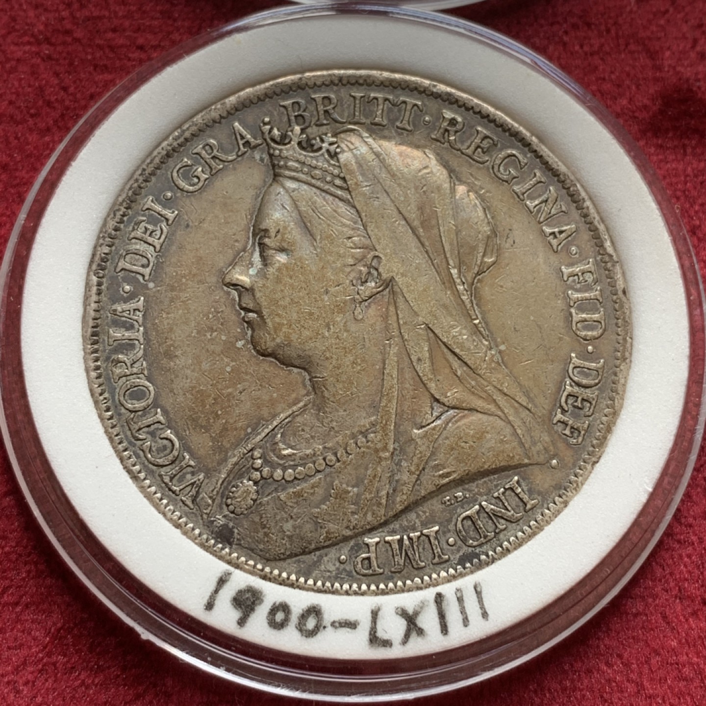 《竞宝斋》中天佳节（端午节特拍）6月12日-周日-第64场 英国 维多利亚 披纱版马剑银币 16枚大全套 囊括除精制版外的所有年份以及不同的边铭，品相基本在XF-AU级别 原味包浆为主 细节看图。