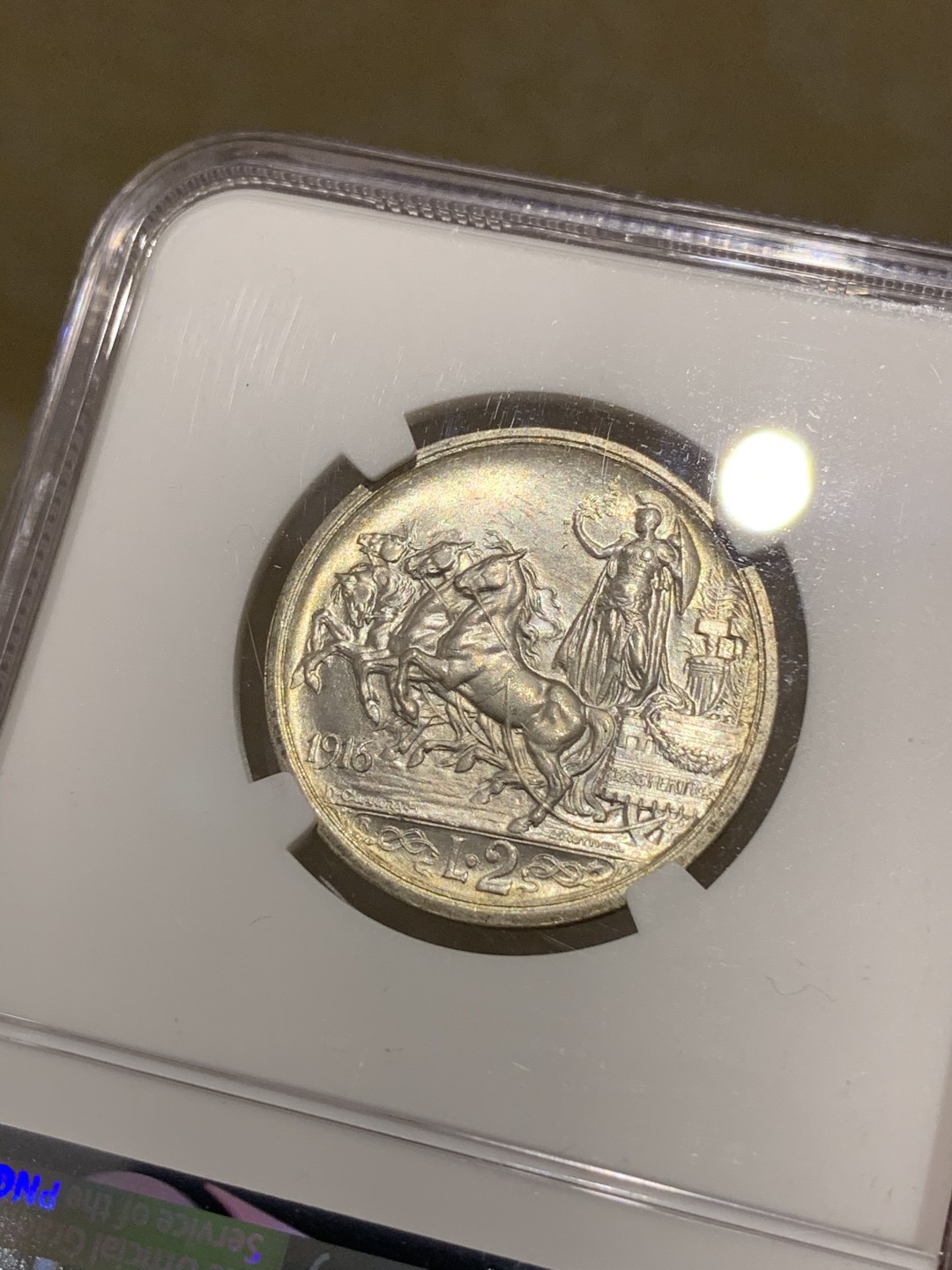 《竞宝斋》中天佳节（端午节特拍）6月12日-周日-第64场 NGC-MS64 意大利 1916R 2里拉银币 胜利女神马车女神 背面细节完好清晰 顶级品相！可以收藏